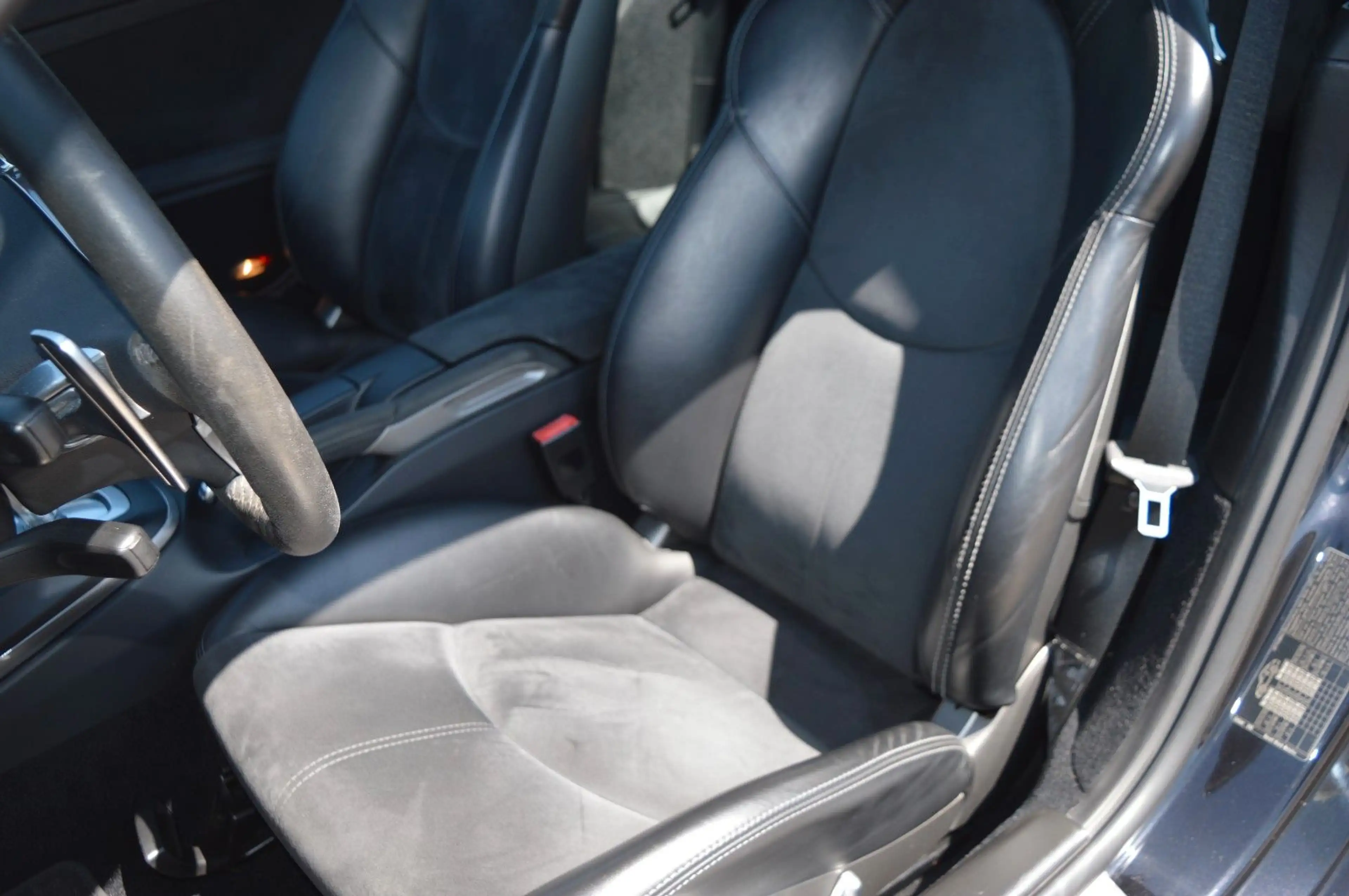 Porsche 911 Carrera 4 GTS Coupe — photo 5