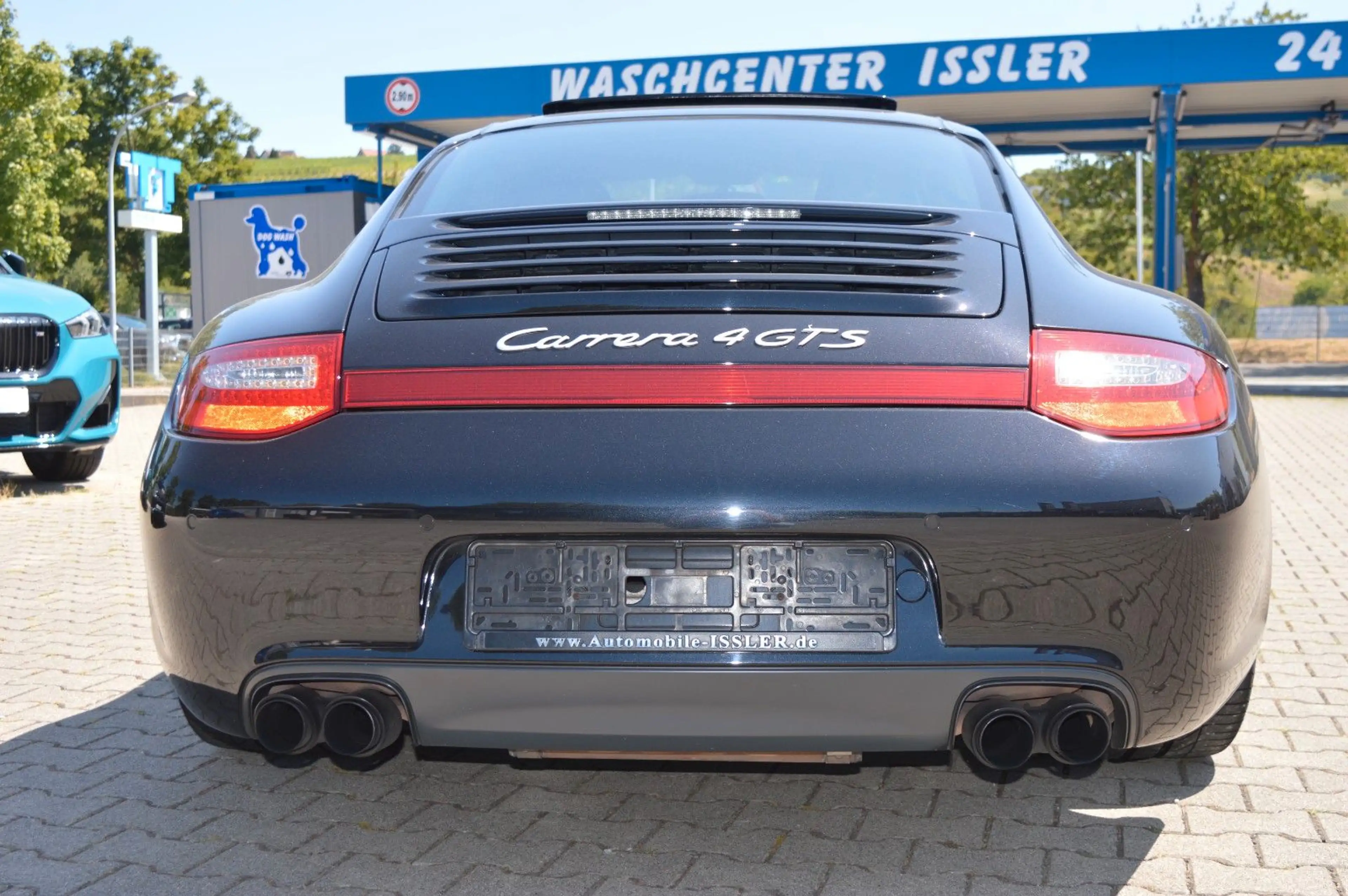 Porsche 911 Carrera 4 GTS Coupe — photo 12