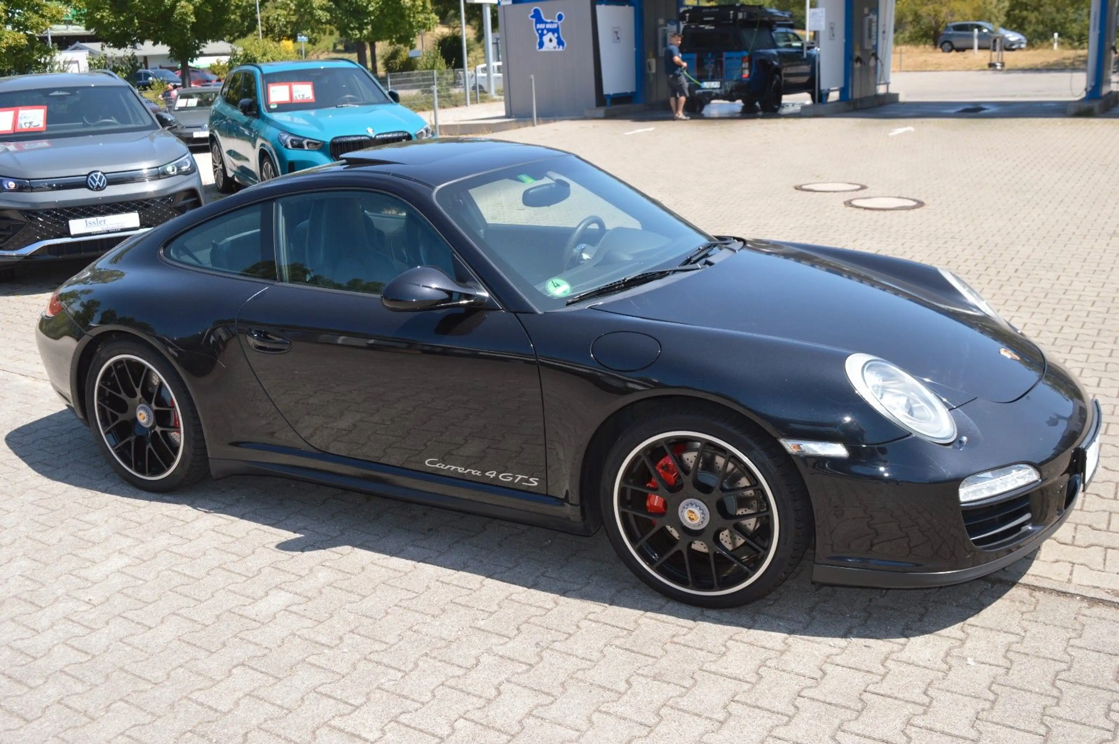 Porsche 911 Carrera 4 GTS Coupe — photo 15