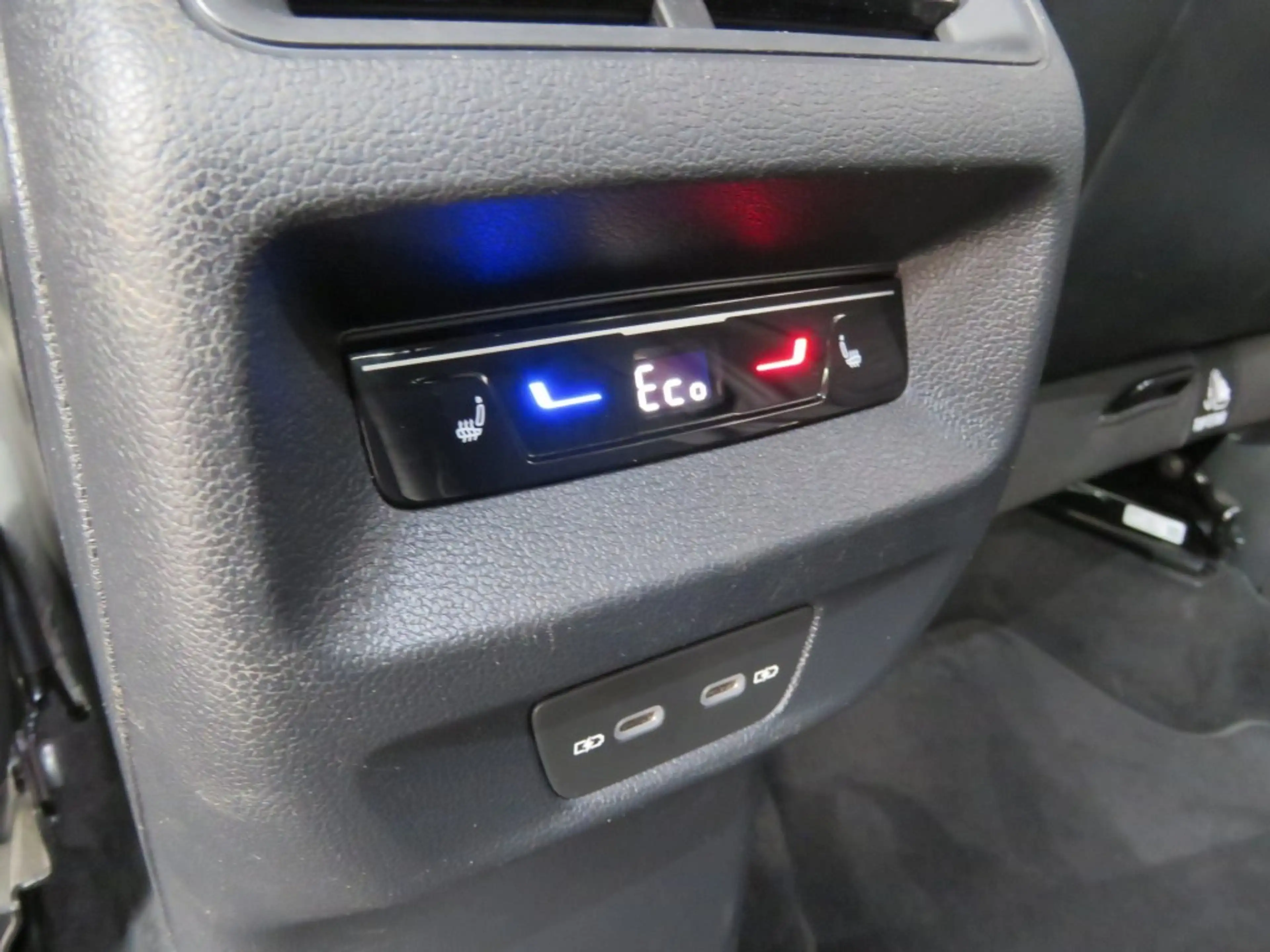 Volkswagen Tiguan 1.5 eHybrid 204pk ENERGY / 360 Camera / Trekhaak — photo 27