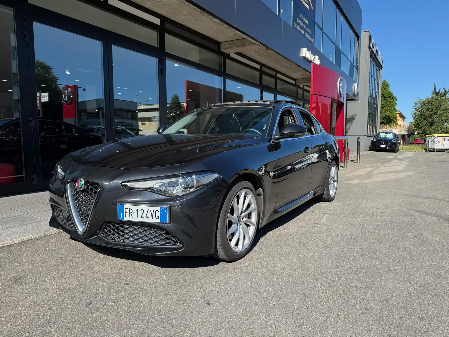 Alfa Romeo Giulia 2.2 Turbodiesel 180 CV AT8 AWD Q4 Executive Rif. Nero - 1