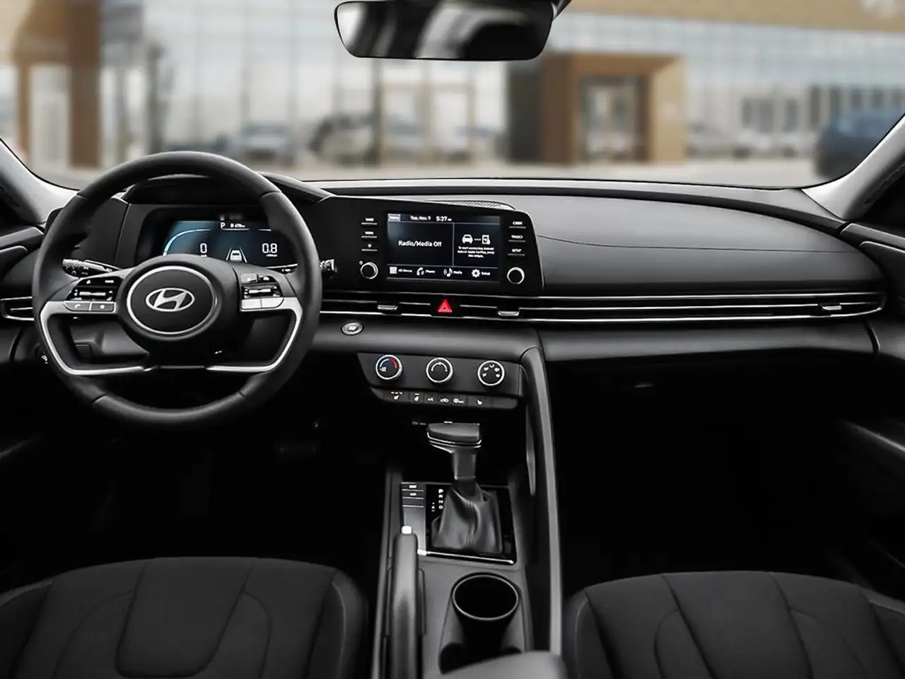 Hyundai ELANTRA снимка Hyundai ELANTRA