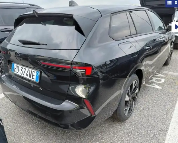 Opel Astra view 2