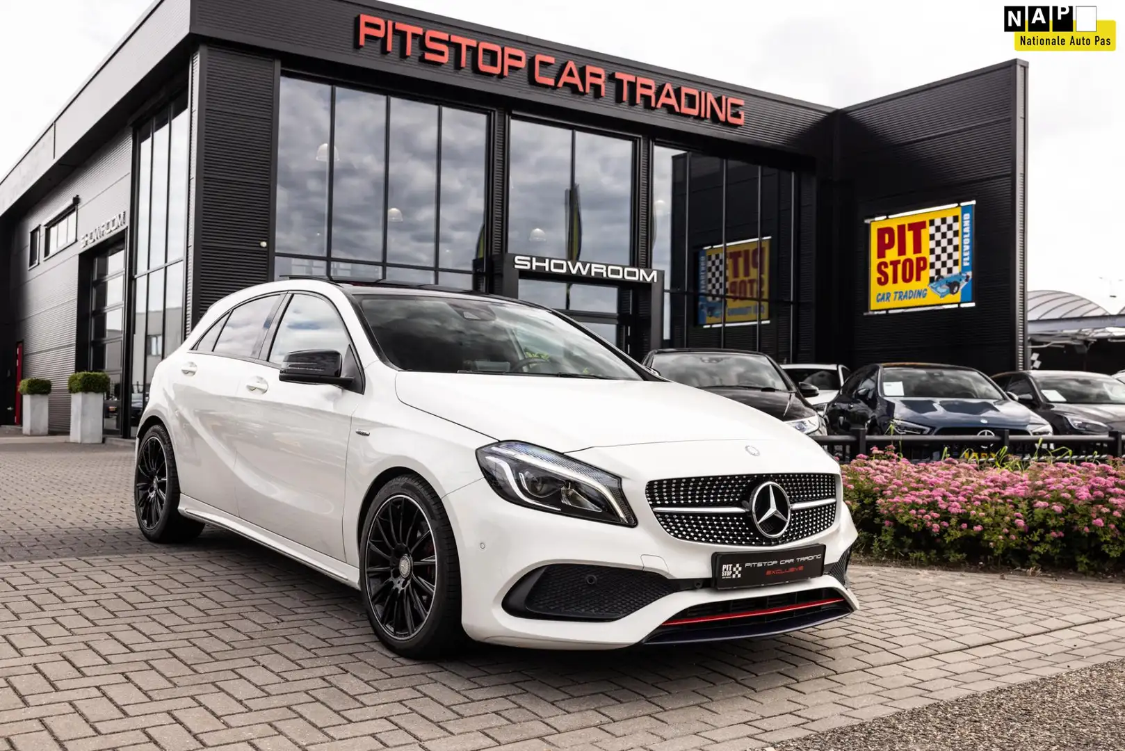 Mercedes-Benz A 250 Sport AMG, Pano, Full, Onderhouden!! Wit - 1