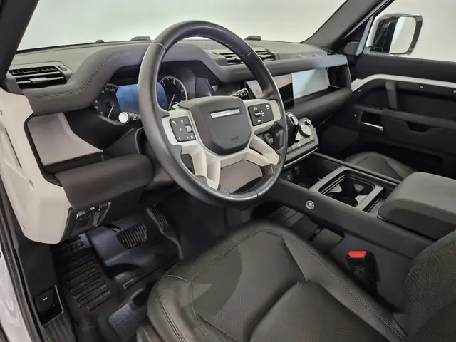Land Rover Defender view 17