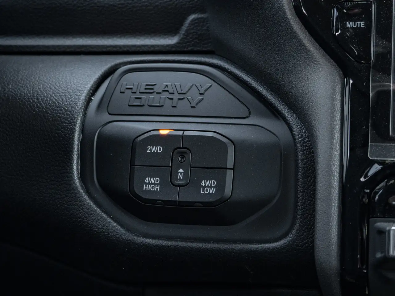 RAM 2500 снимка RAM 2500