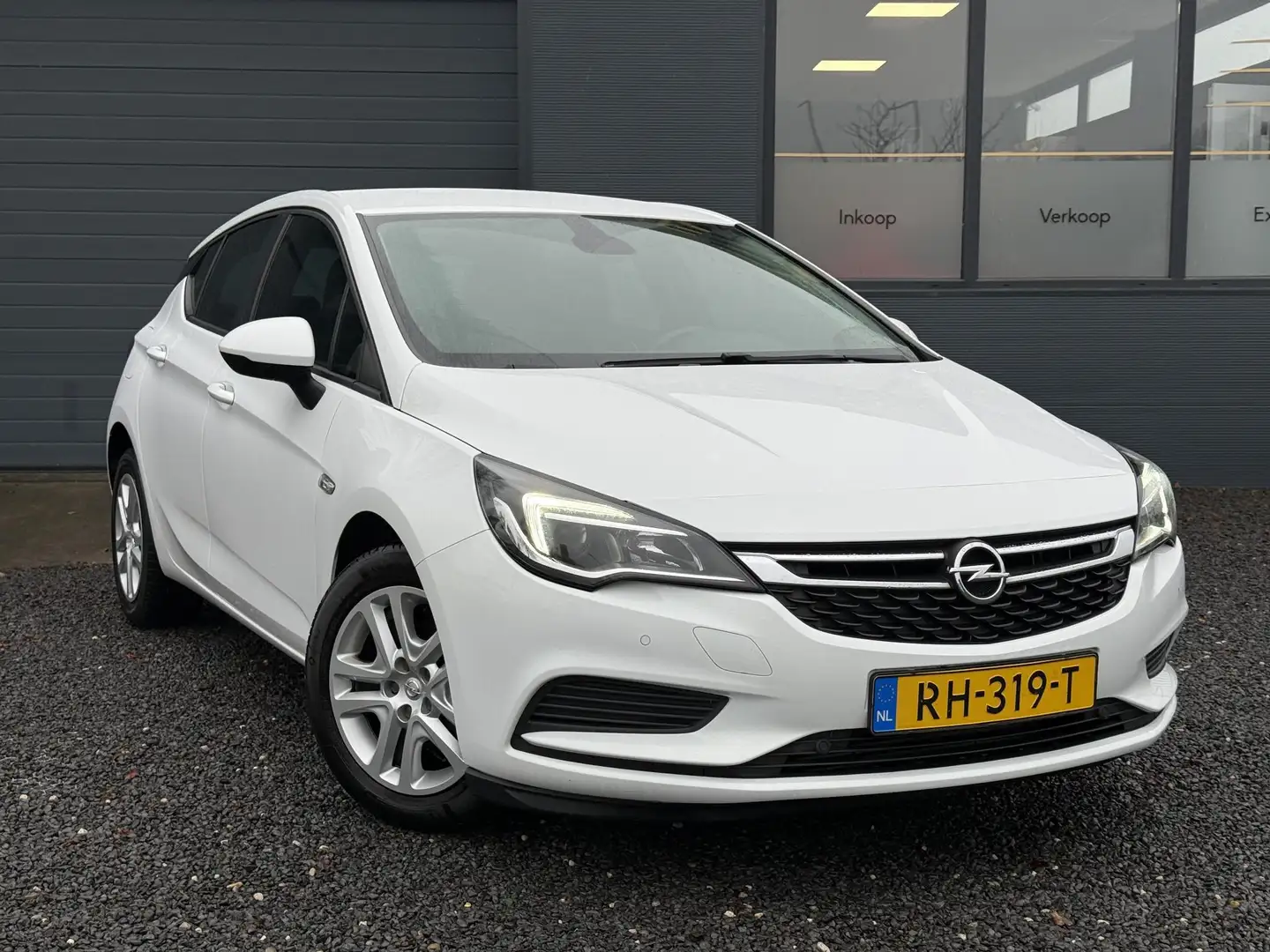 Opel Astra 1.0 Online Edition 2e Eigenaar,Dealer Onderhouden, Wit - 2