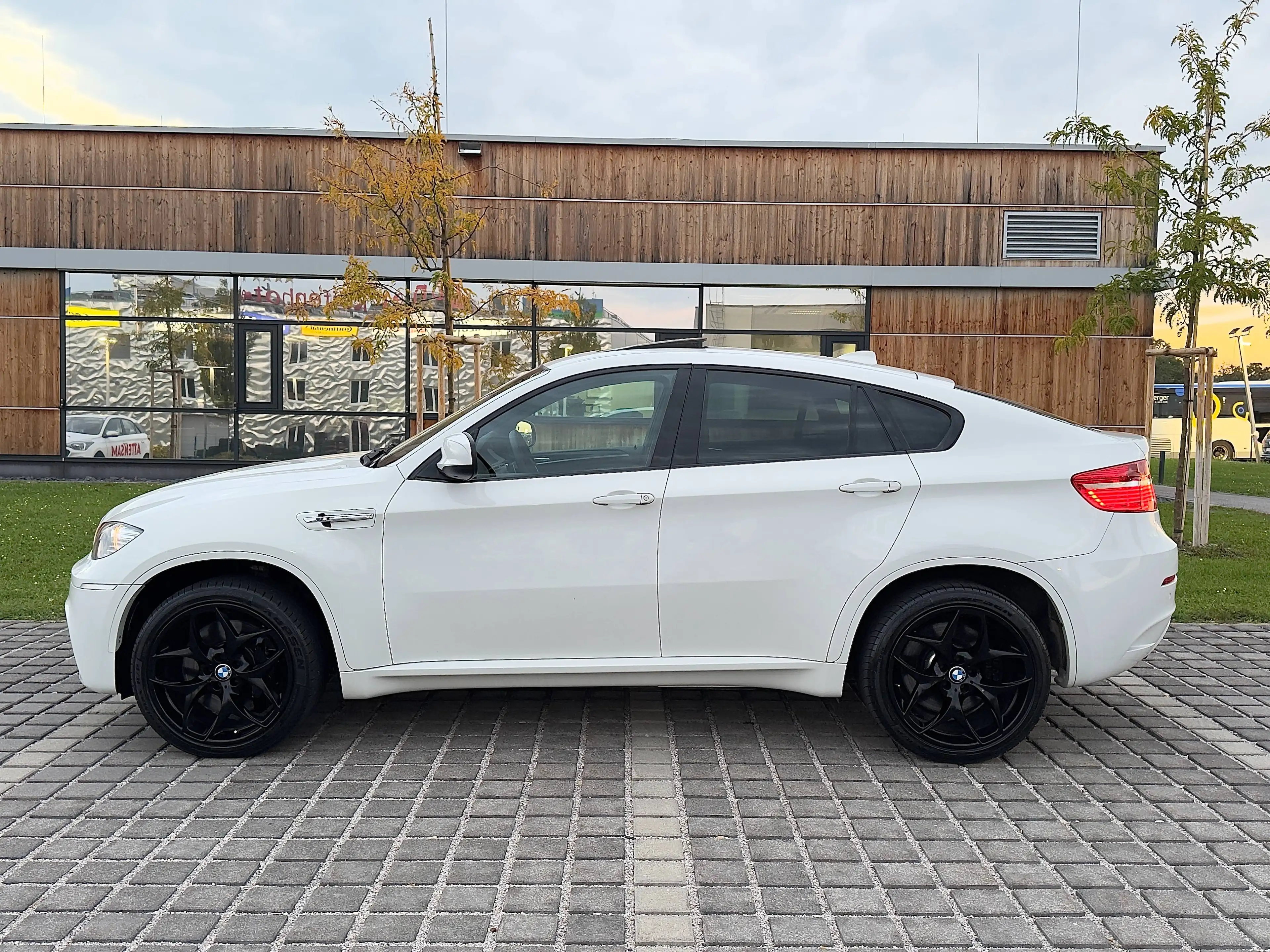 BMW X6 M *HUD, KAMERA, S-DACH* — photo 11
