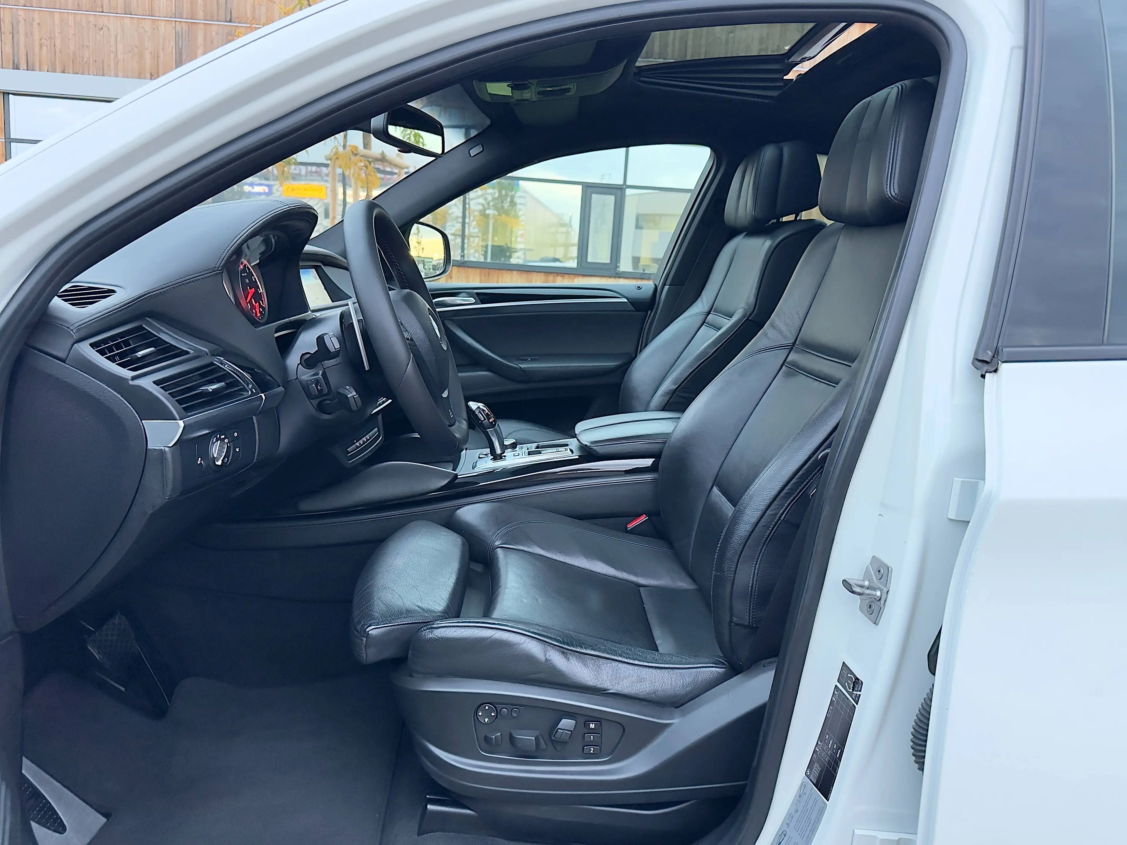 BMW X6 M *HUD, KAMERA, S-DACH* — photo 12