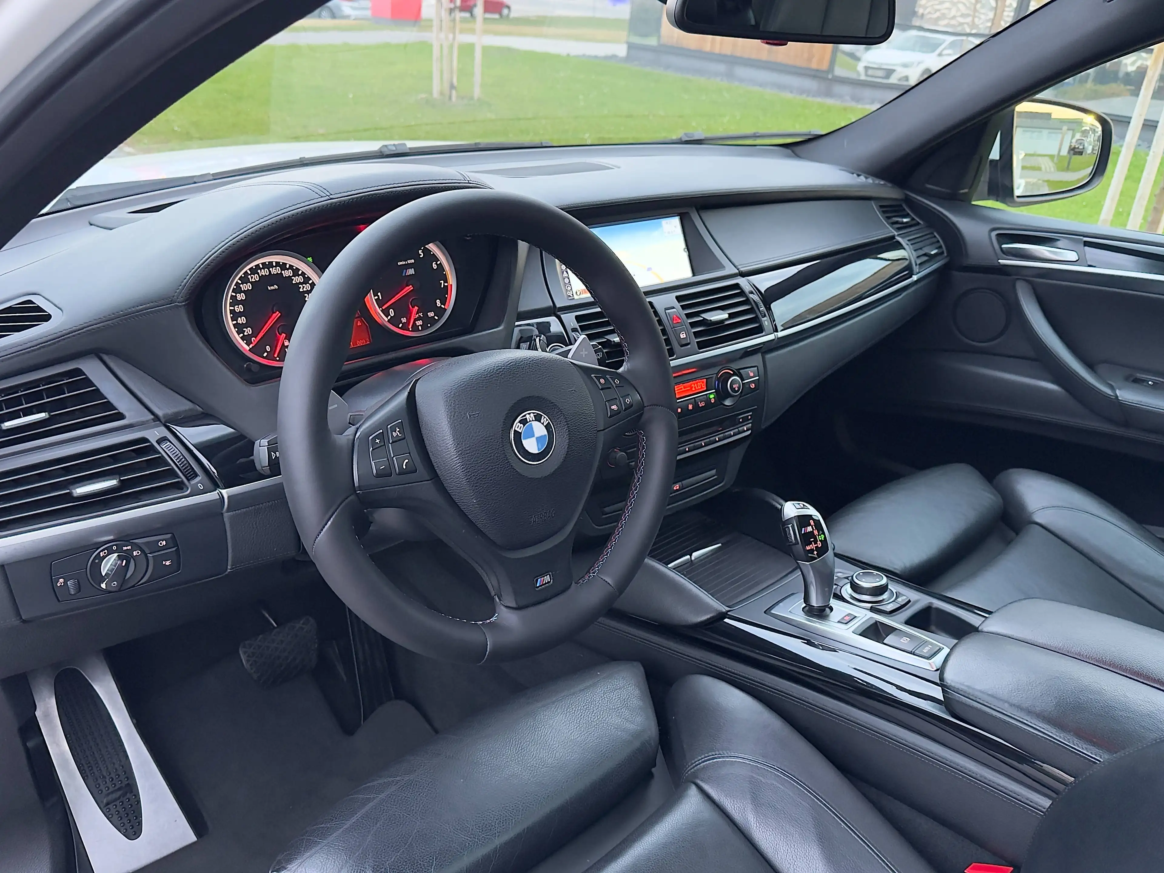 BMW X6 M *HUD, KAMERA, S-DACH* — photo 13