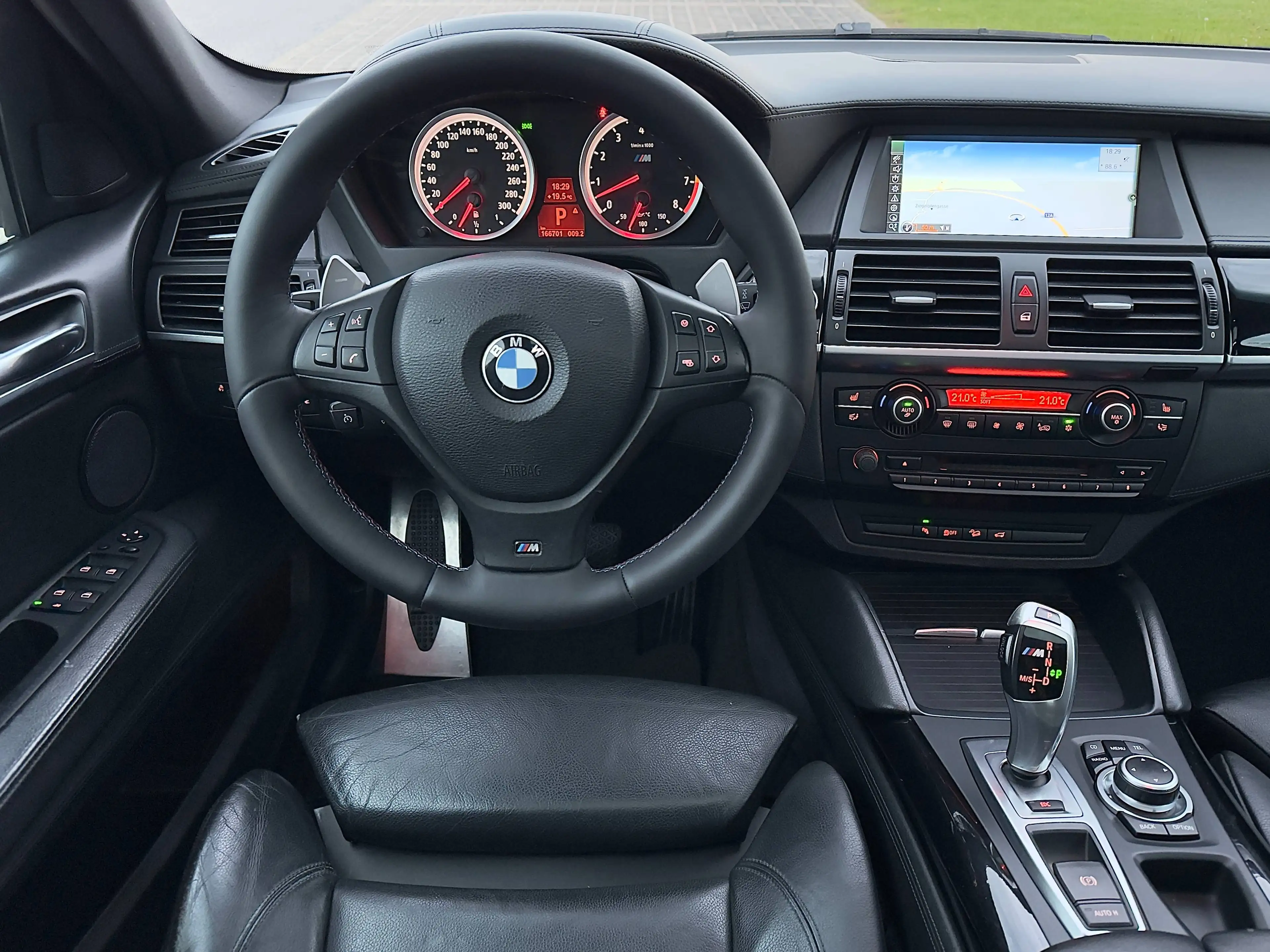 BMW X6 M *HUD, KAMERA, S-DACH* — photo 14