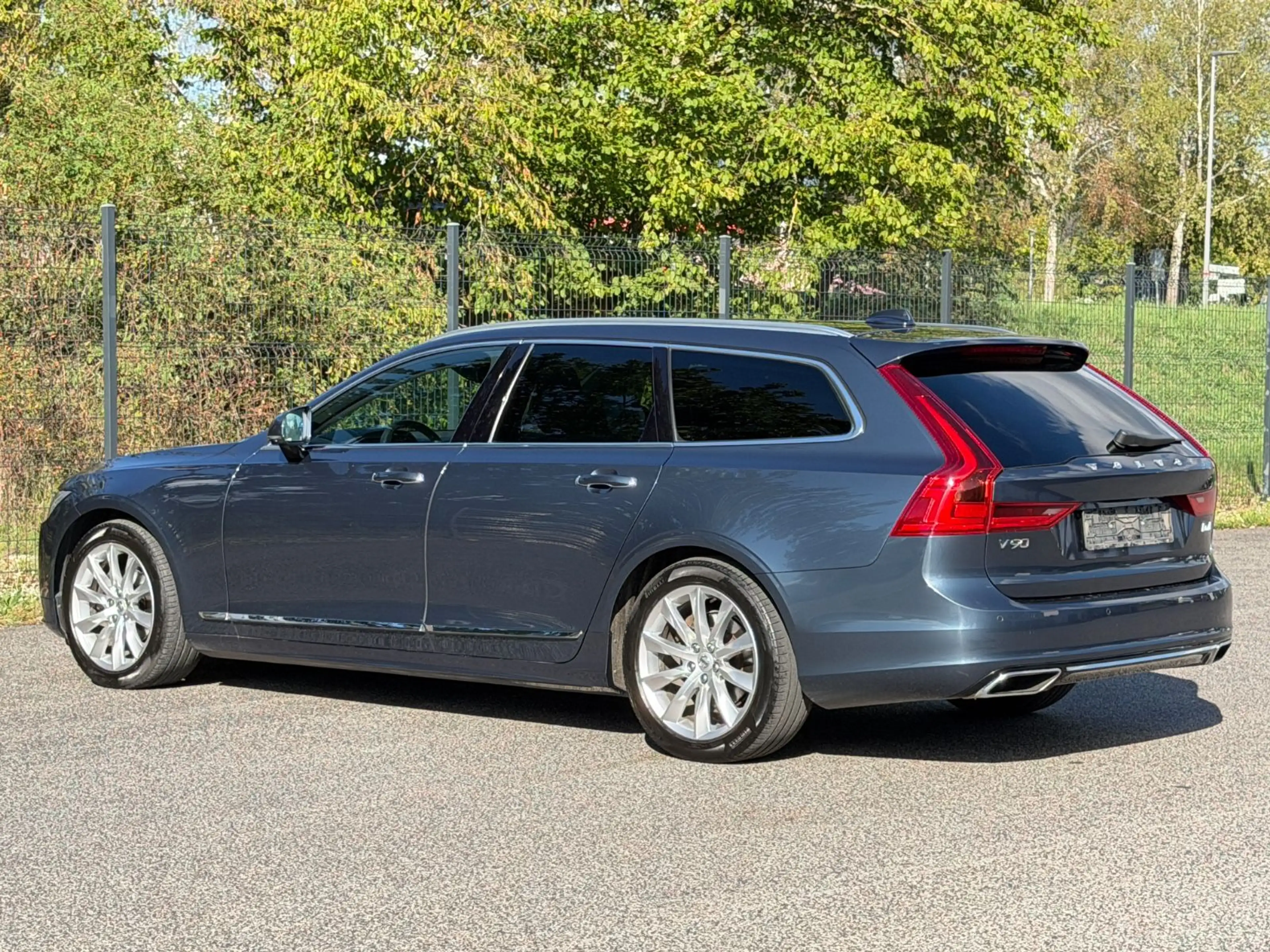 Volvo V90 Kombi Inscription AWD/ Leder — photo 10