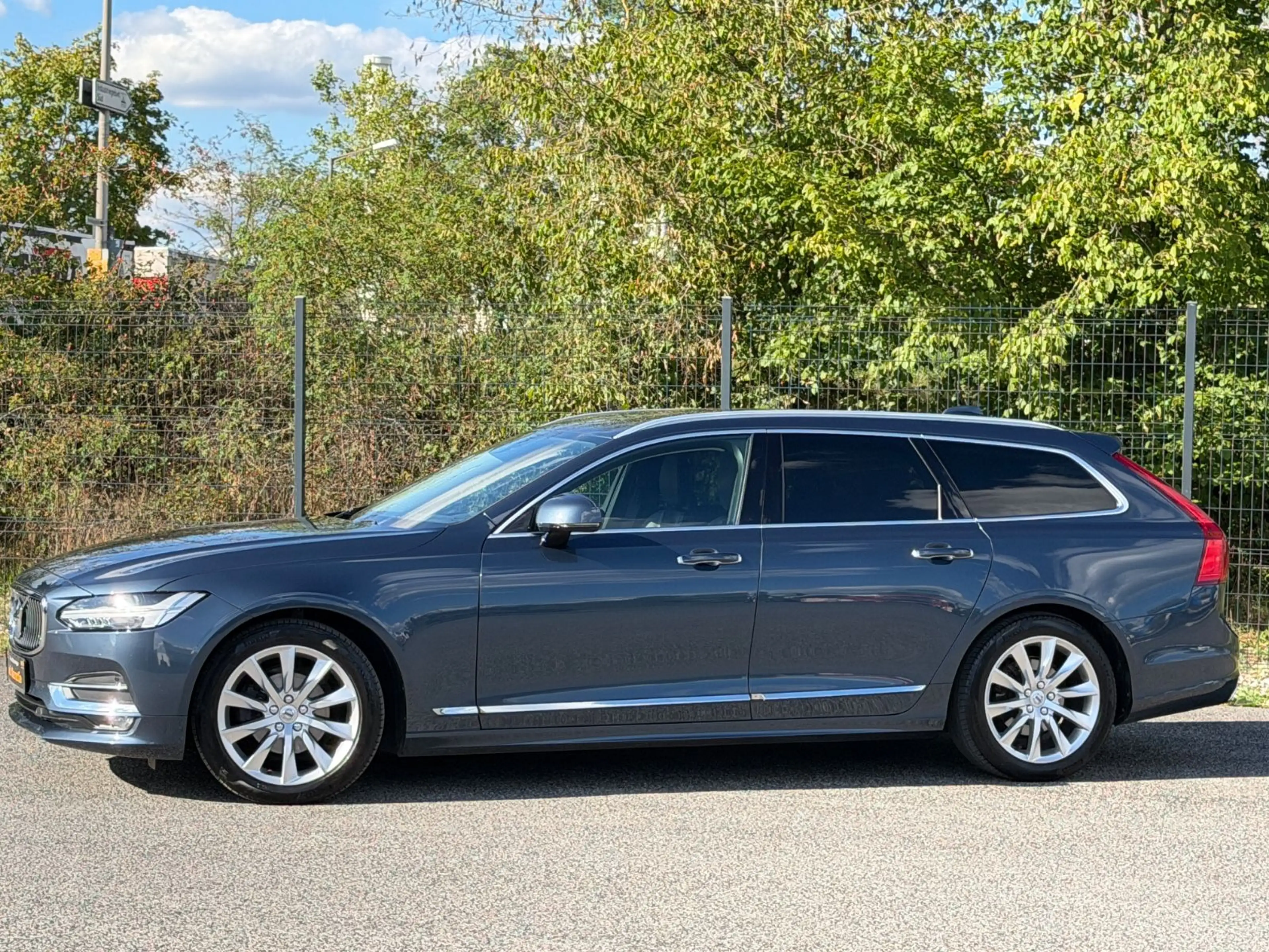 Volvo V90 Kombi Inscription AWD/ Leder — photo 4
