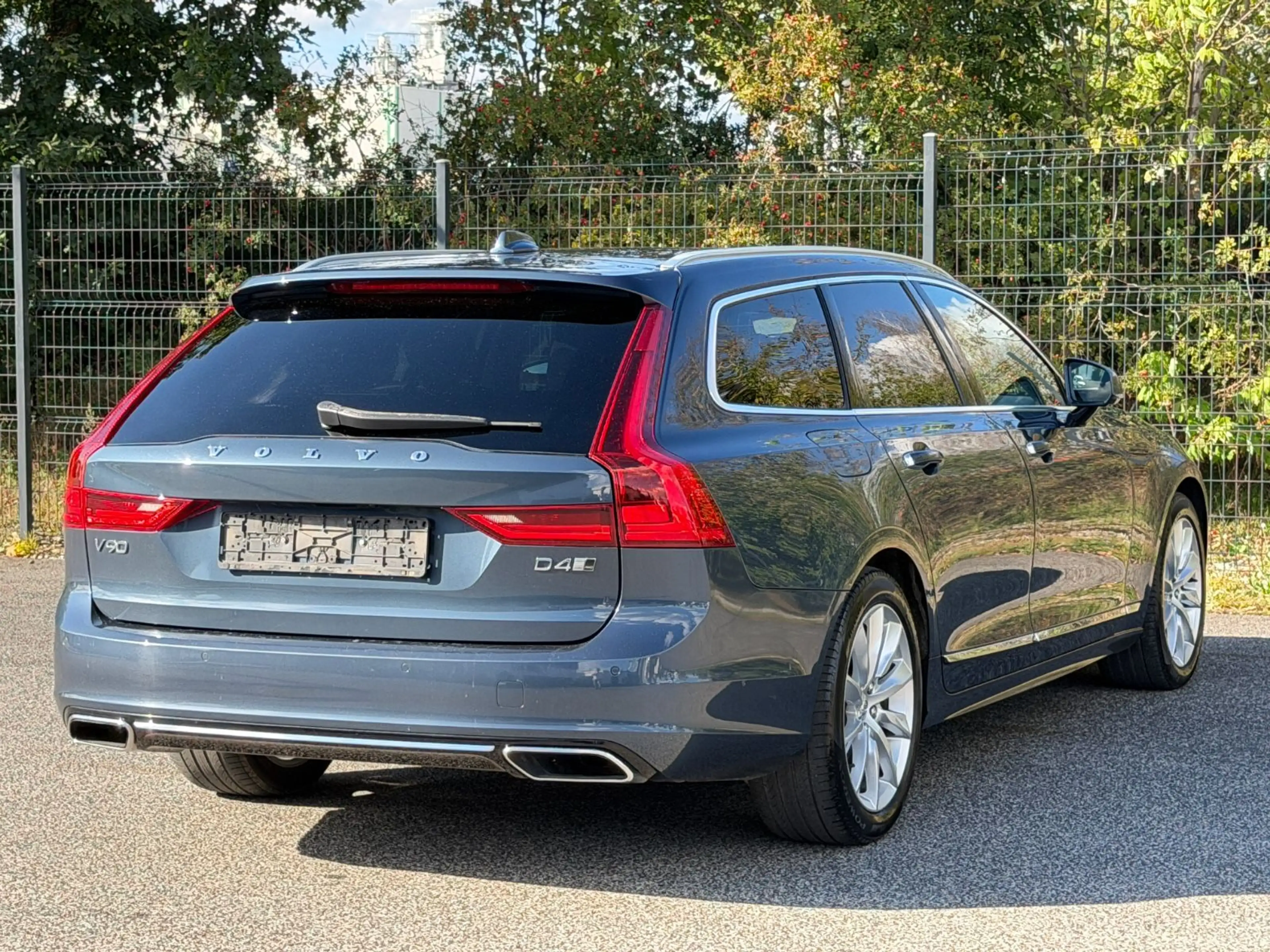 Volvo V90 Kombi Inscription AWD/ Leder — photo 12