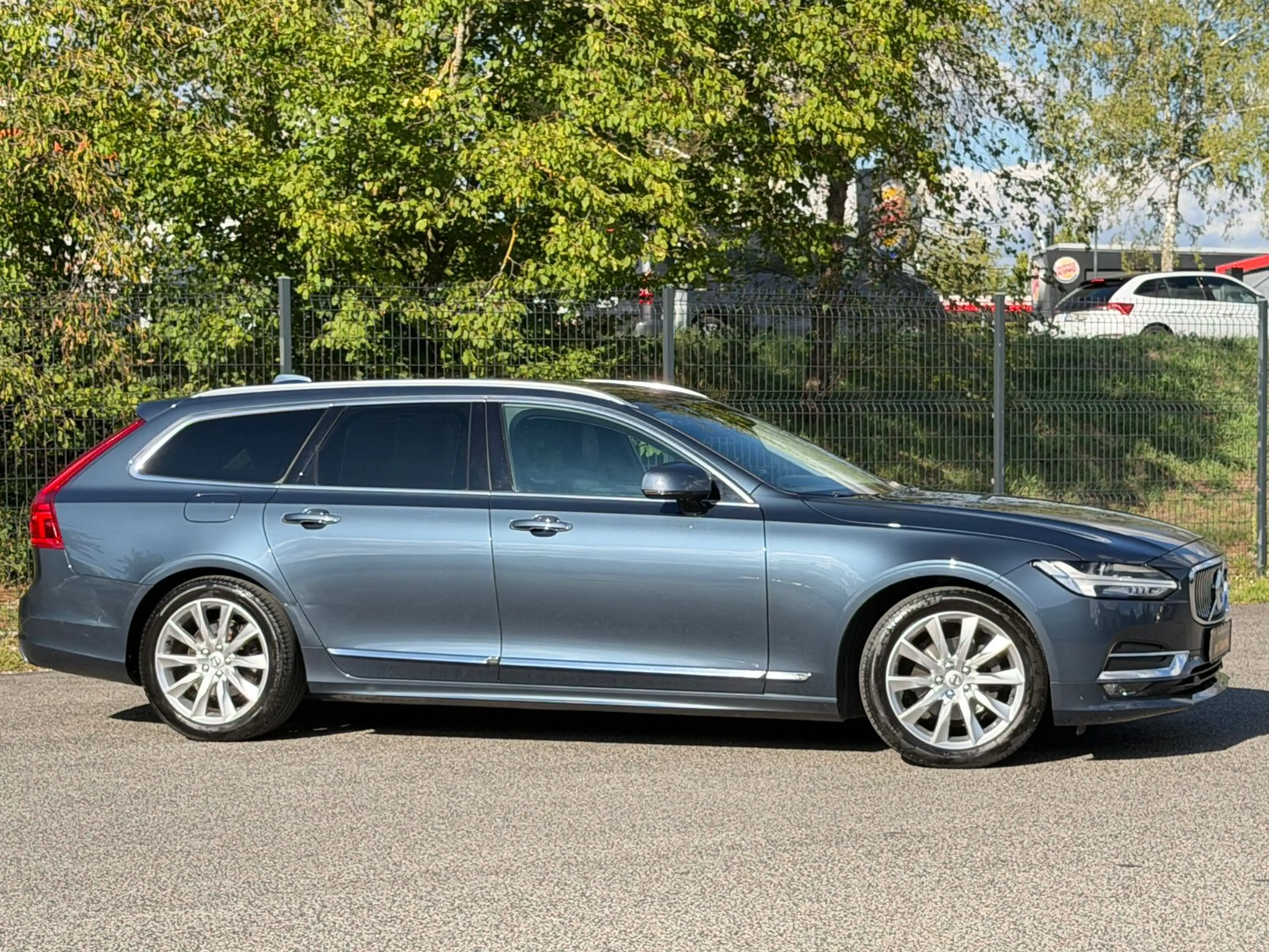 Volvo V90 Kombi Inscription AWD/ Leder — photo 8