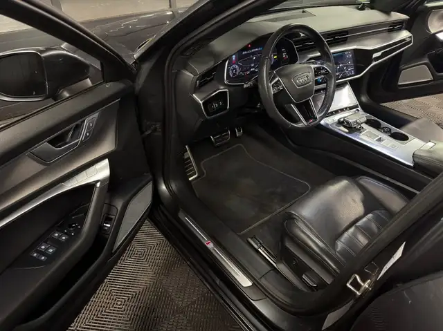 Audi A6 view 10