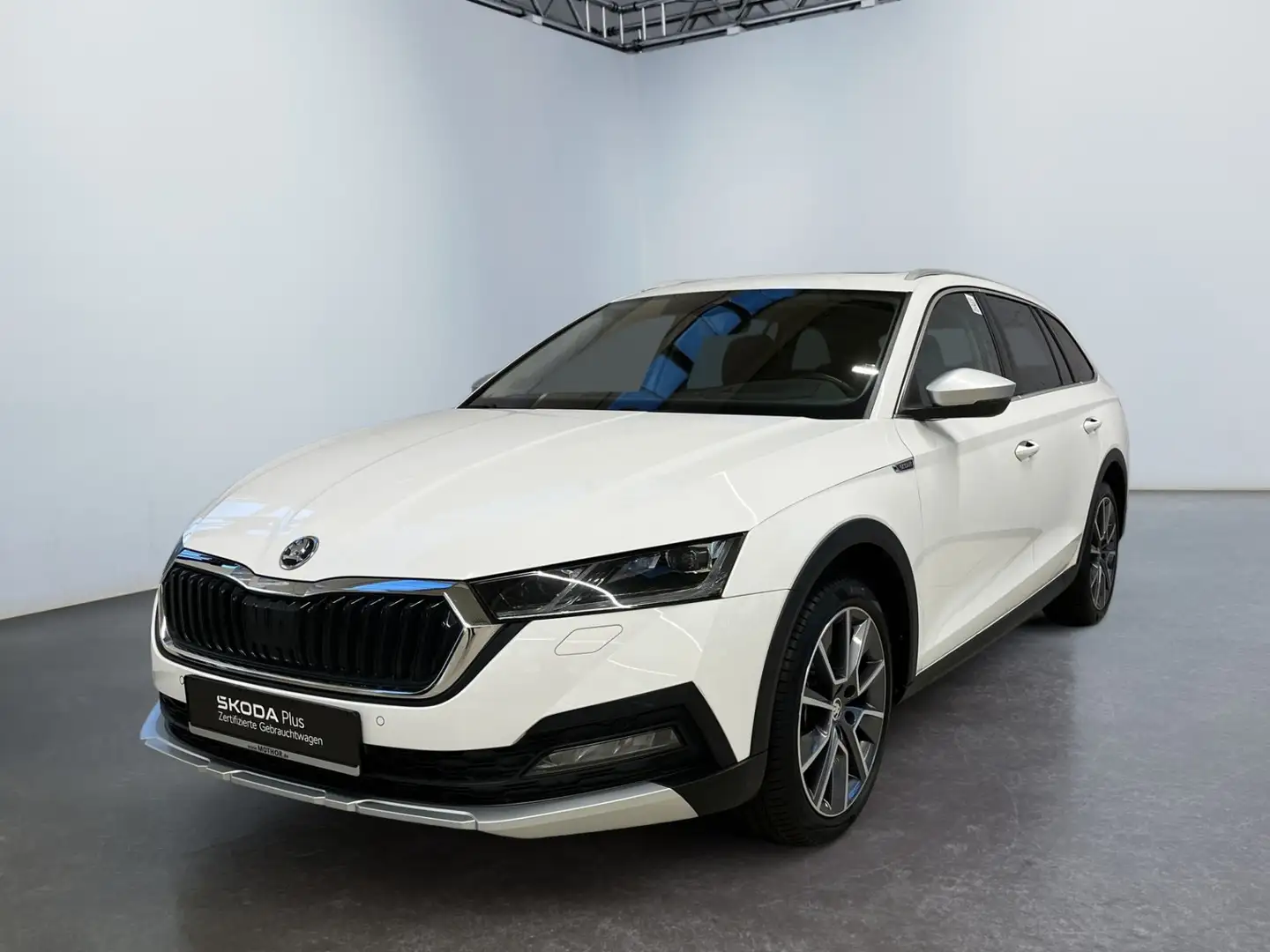 Skoda Octavia Combi Scout 2.0 TDI 4x4 DSG ACC Weiß - 2