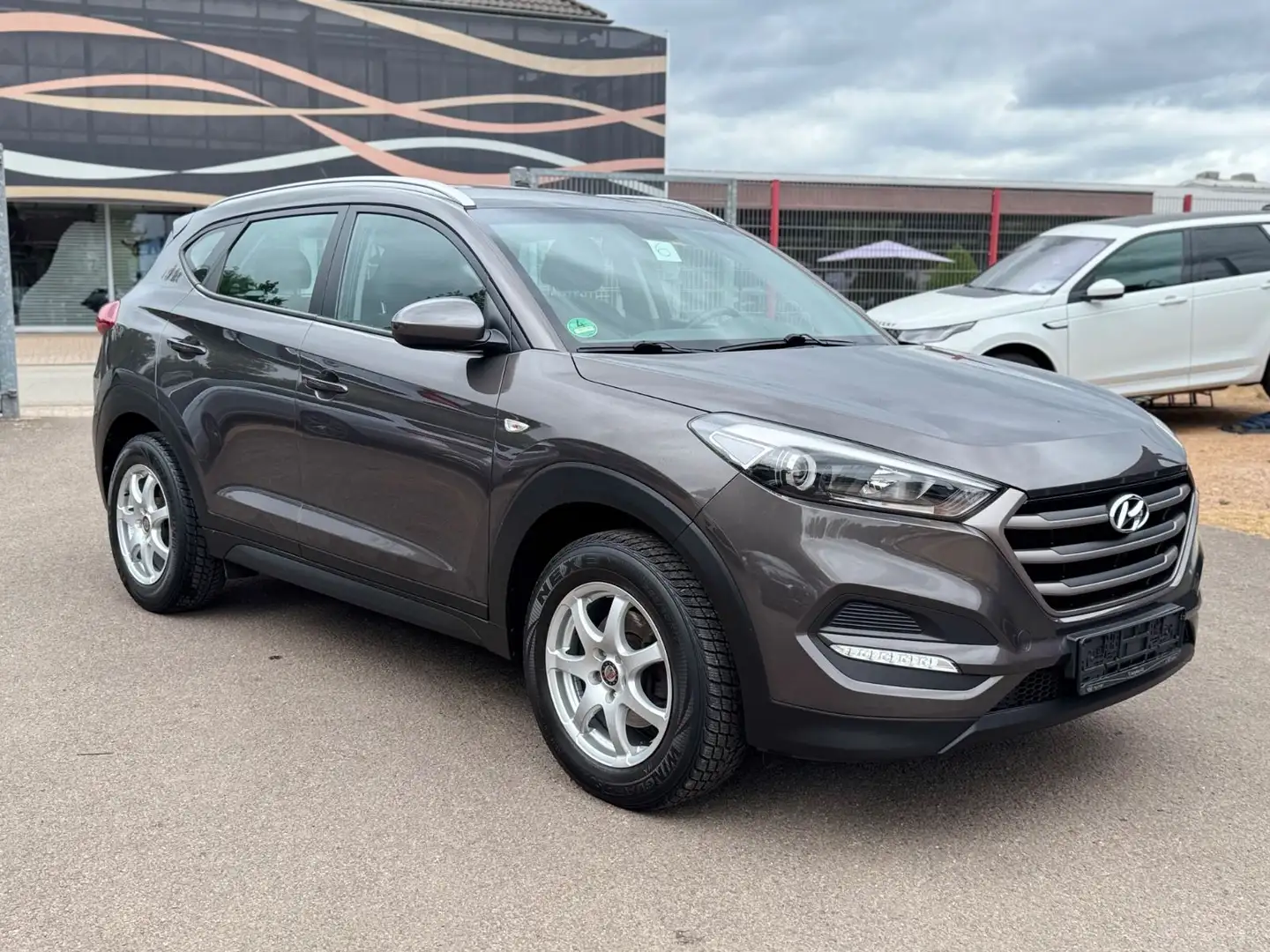 Hyundai TUCSON 1.6 2WD Euro 6 Grau - 2