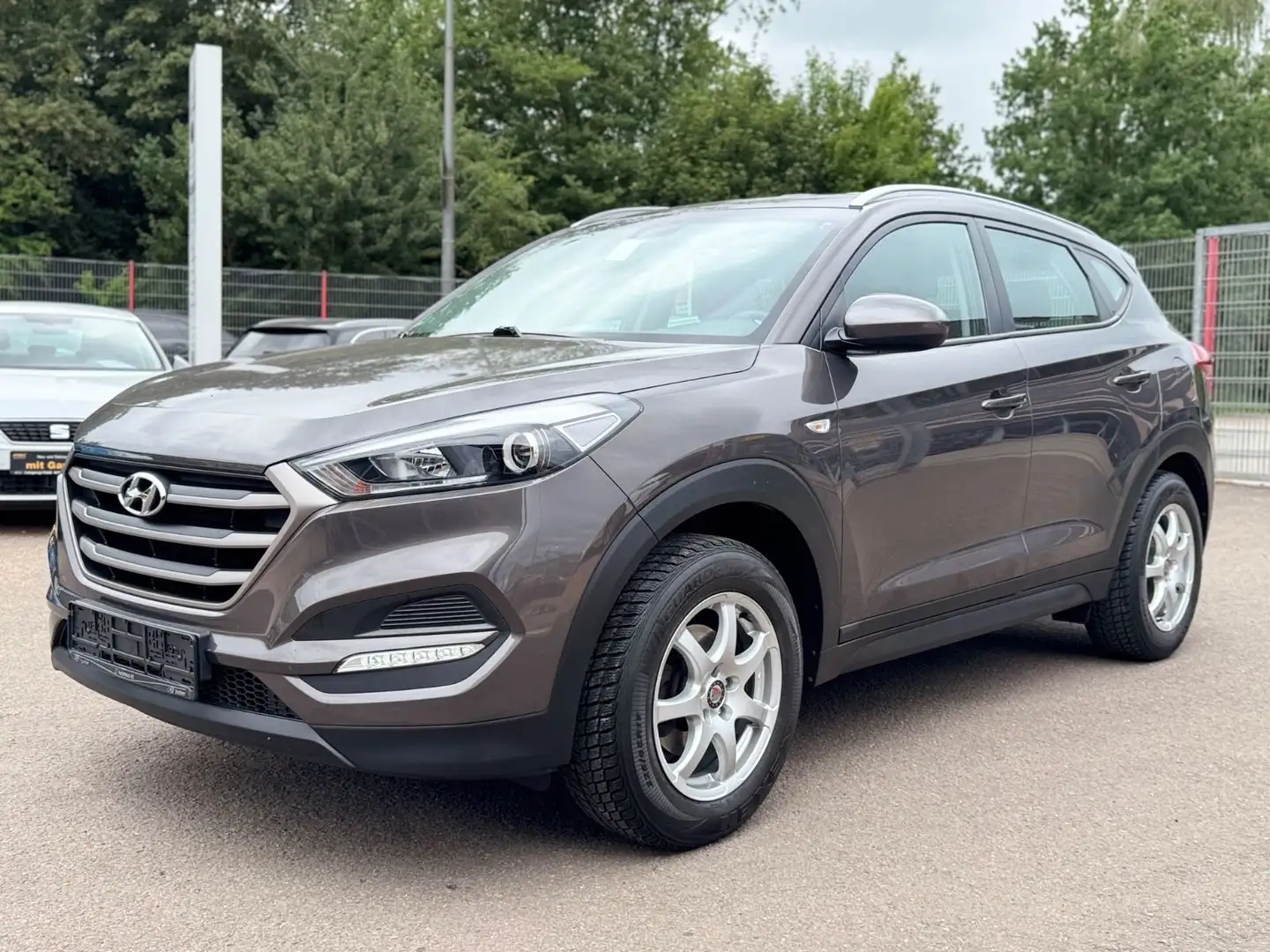 Hyundai TUCSON 1.6 2WD Euro 6 Grau - 1