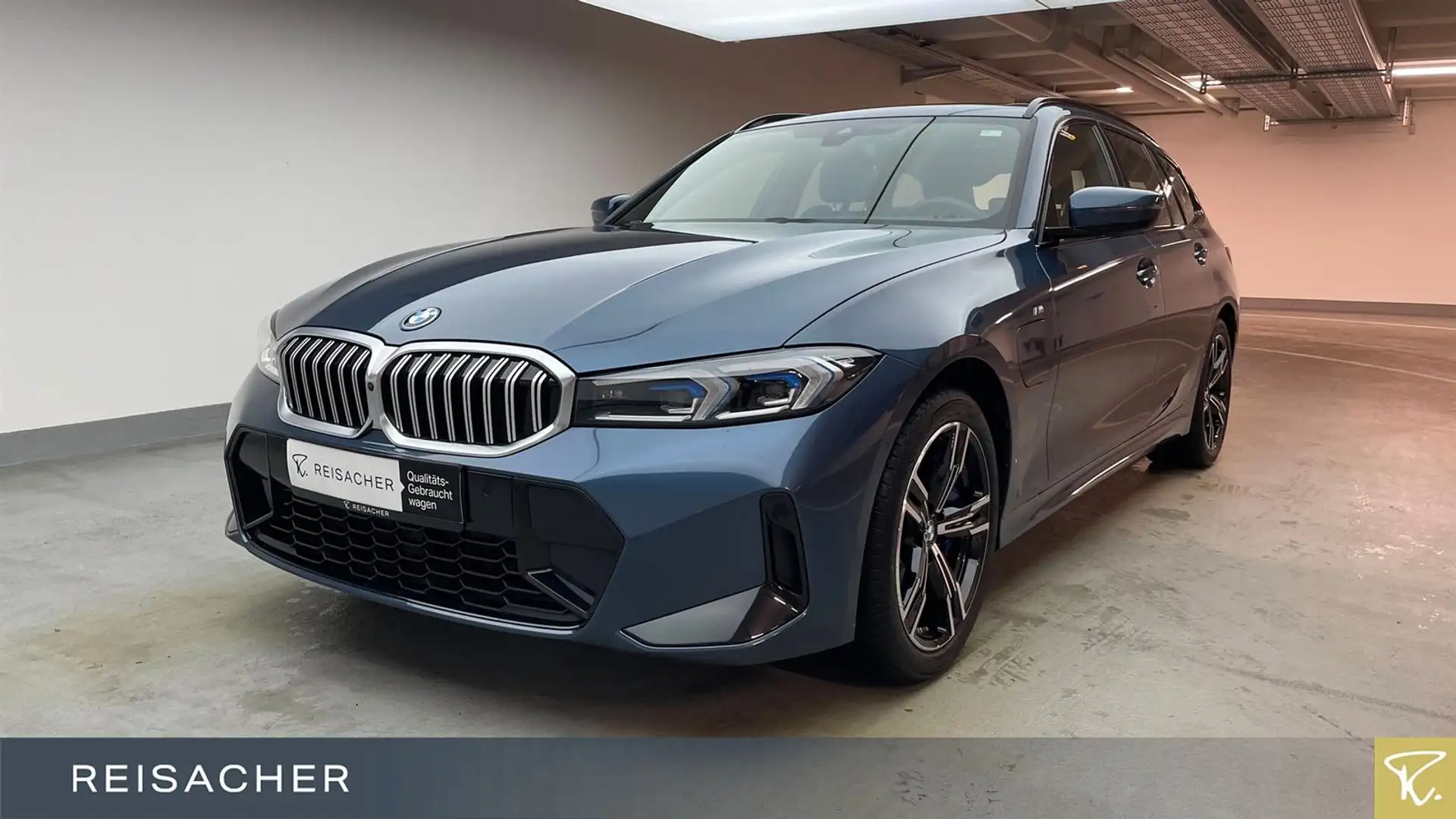 BMW 330 e xDrive To M-Sport Pano AHK eSitz+Mem adaLED Blau - 1