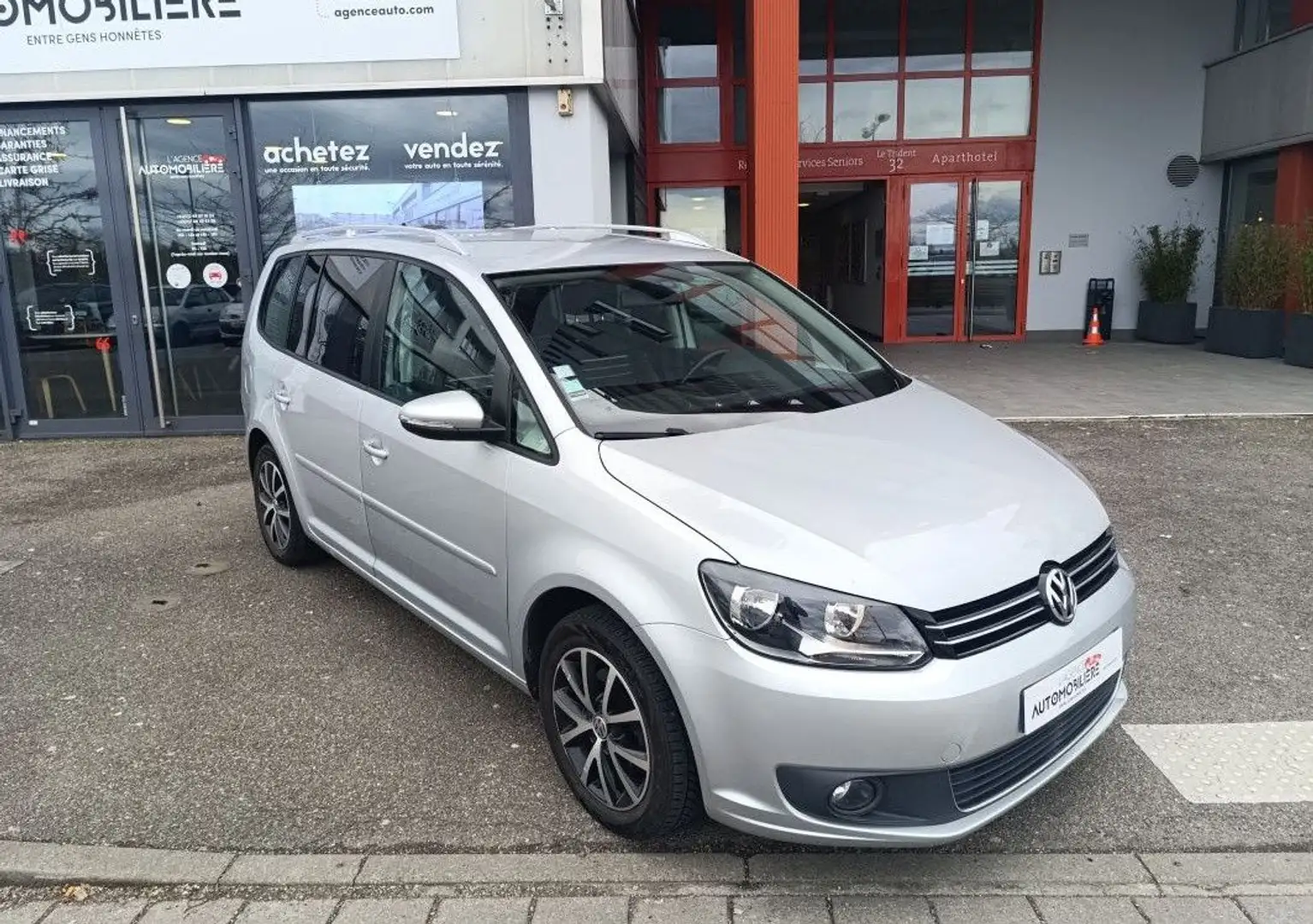 Volkswagen Touran Phase 3 1.6 TDI 16V Bluemotion 105 cv Conforline 7P Grau - 2