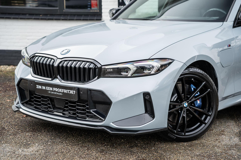 BMW 330 3-serie Touring 330e xDrive M Perf Stoelen Pano HU — photo 3