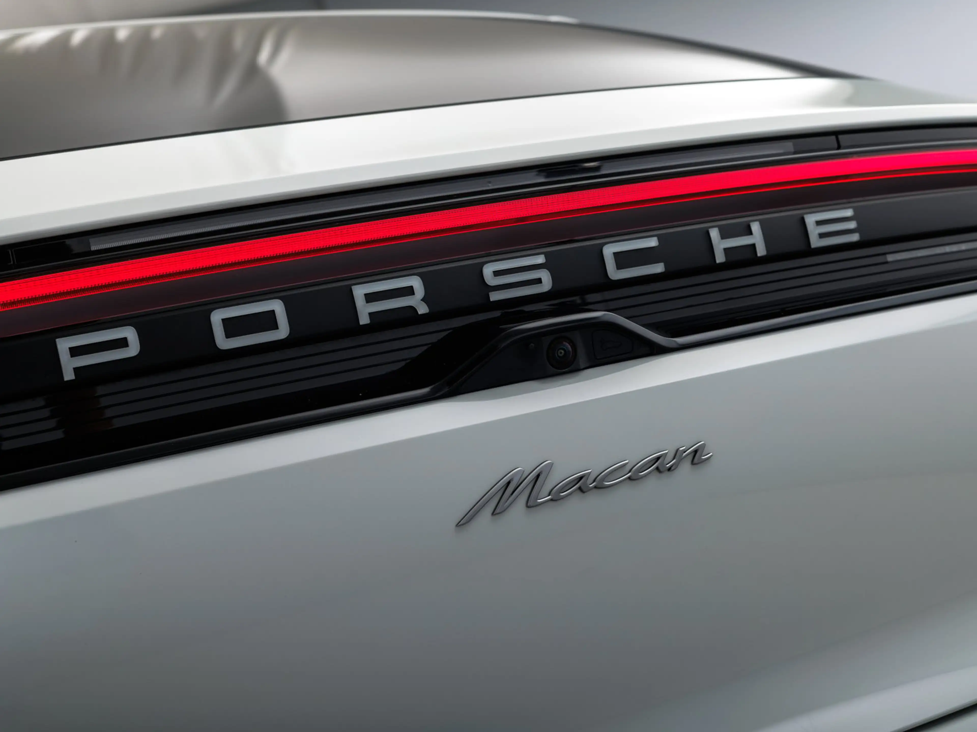 Porsche Macan — photo 9