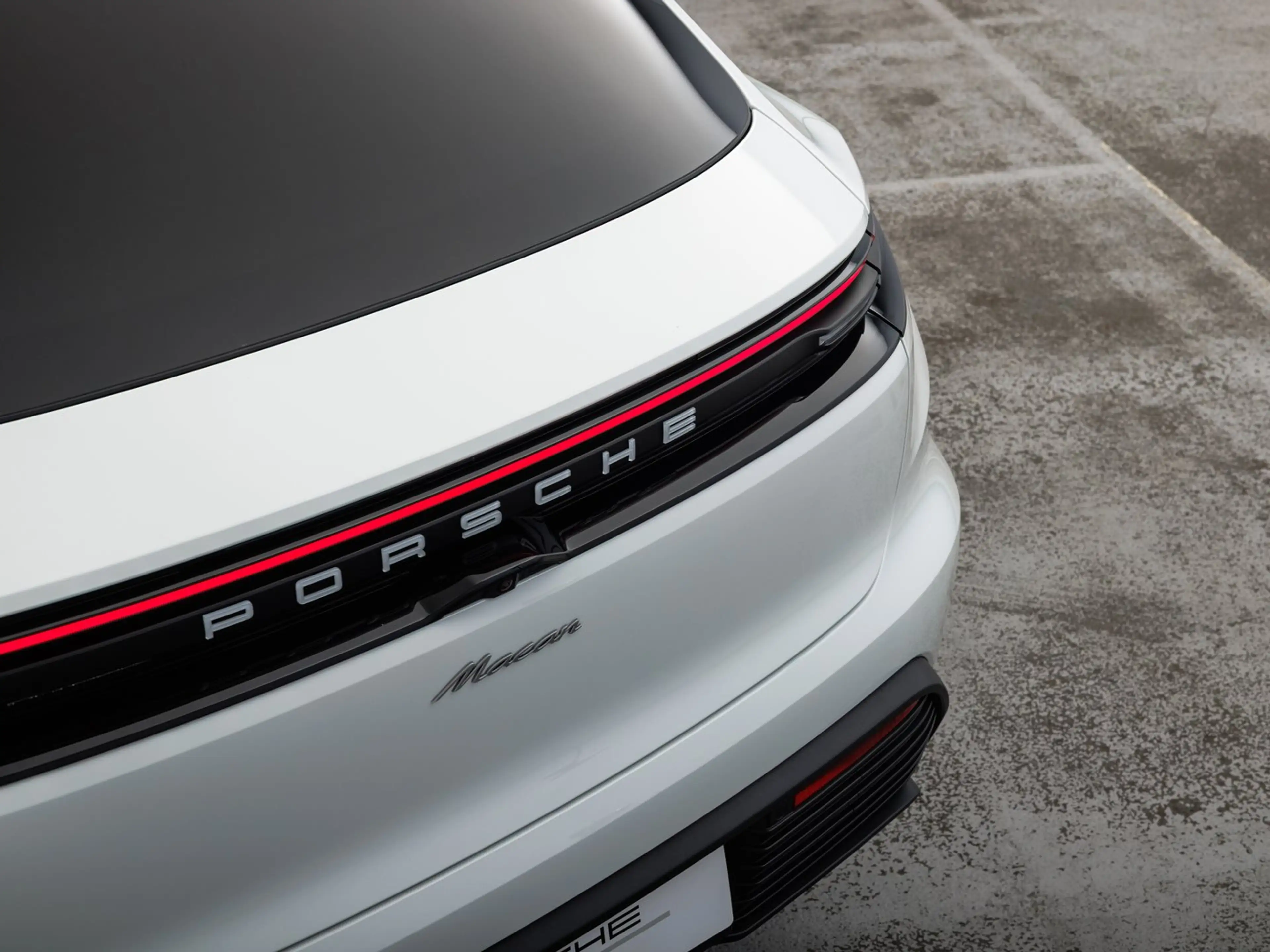Porsche Macan — photo 8