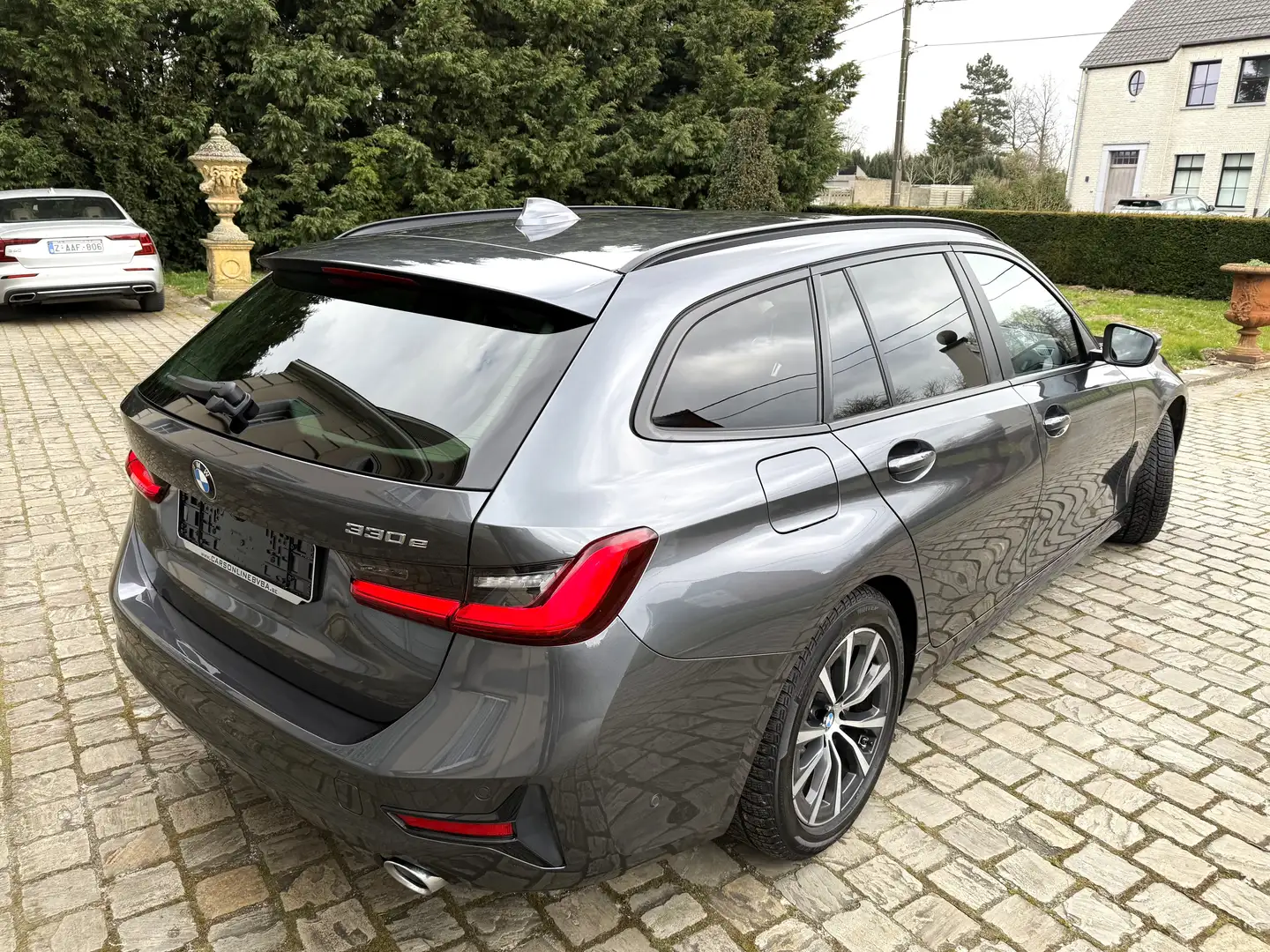 BMW 330 eA Touring PHEV M-Sportstuur, Camera, ACC,Garantie Grijs - 2