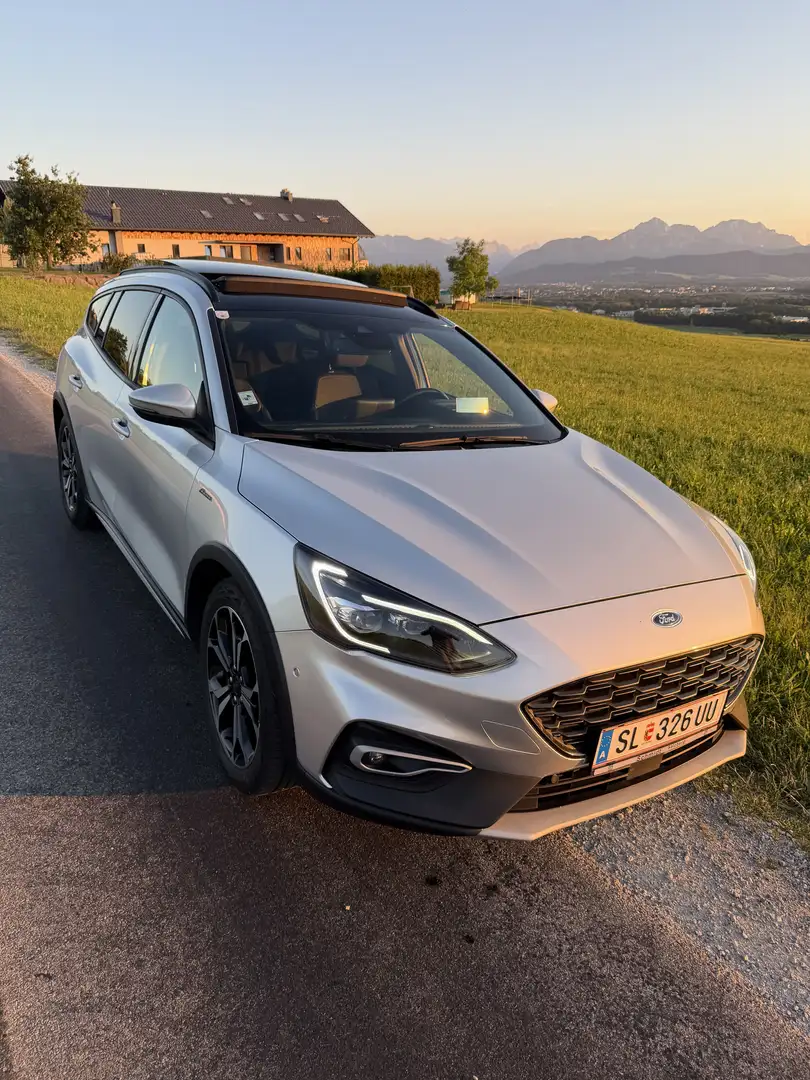 Ford Focus Focus Traveller 1,5 EcoBoost Active X Aut. Active Silber - 1