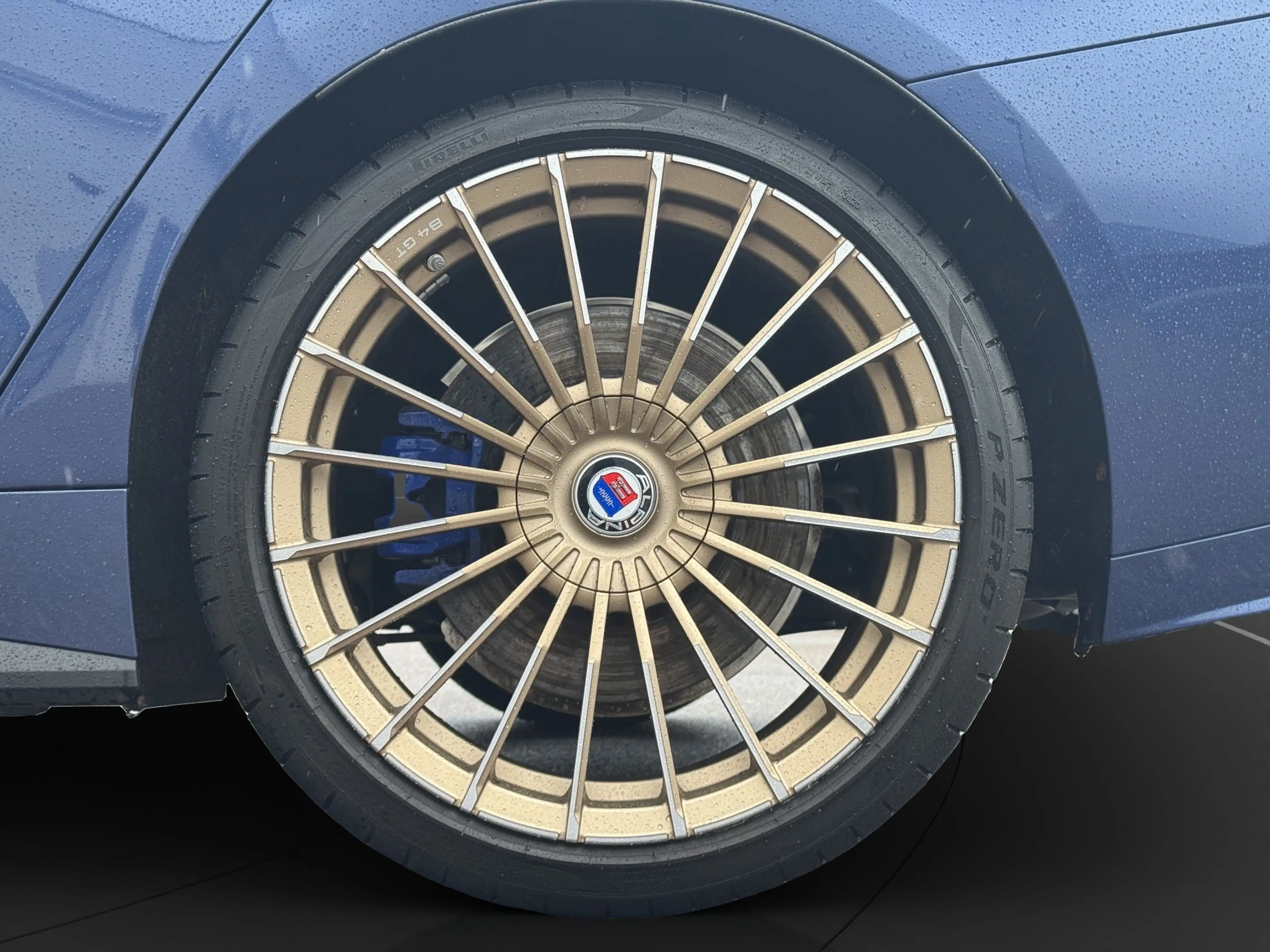 Alpina B4 Gran Coupé Allrad LMR CLASSIC GT in Oro Tecnico An — photo 11