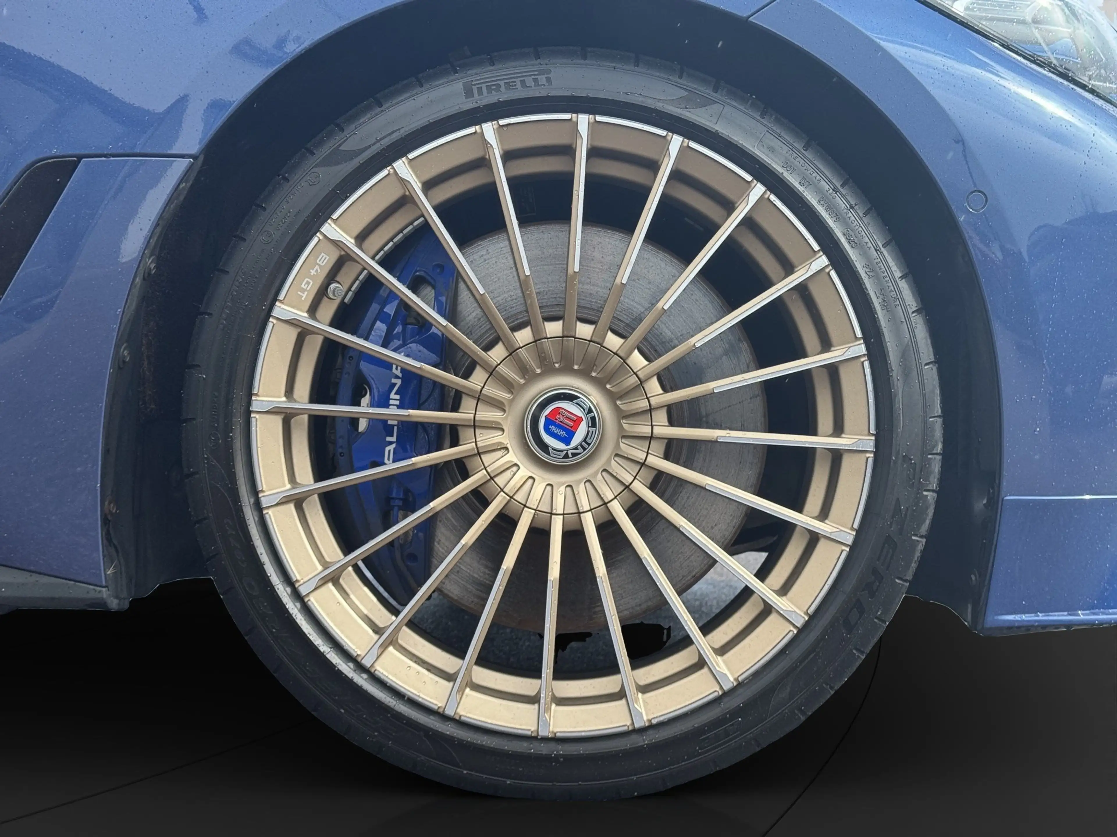 Alpina B4 Gran Coupé Allrad LMR CLASSIC GT in Oro Tecnico An — photo 13