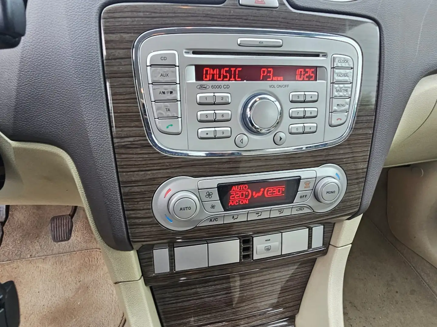 Ford Focus 1.6 TDCi ghia - 2