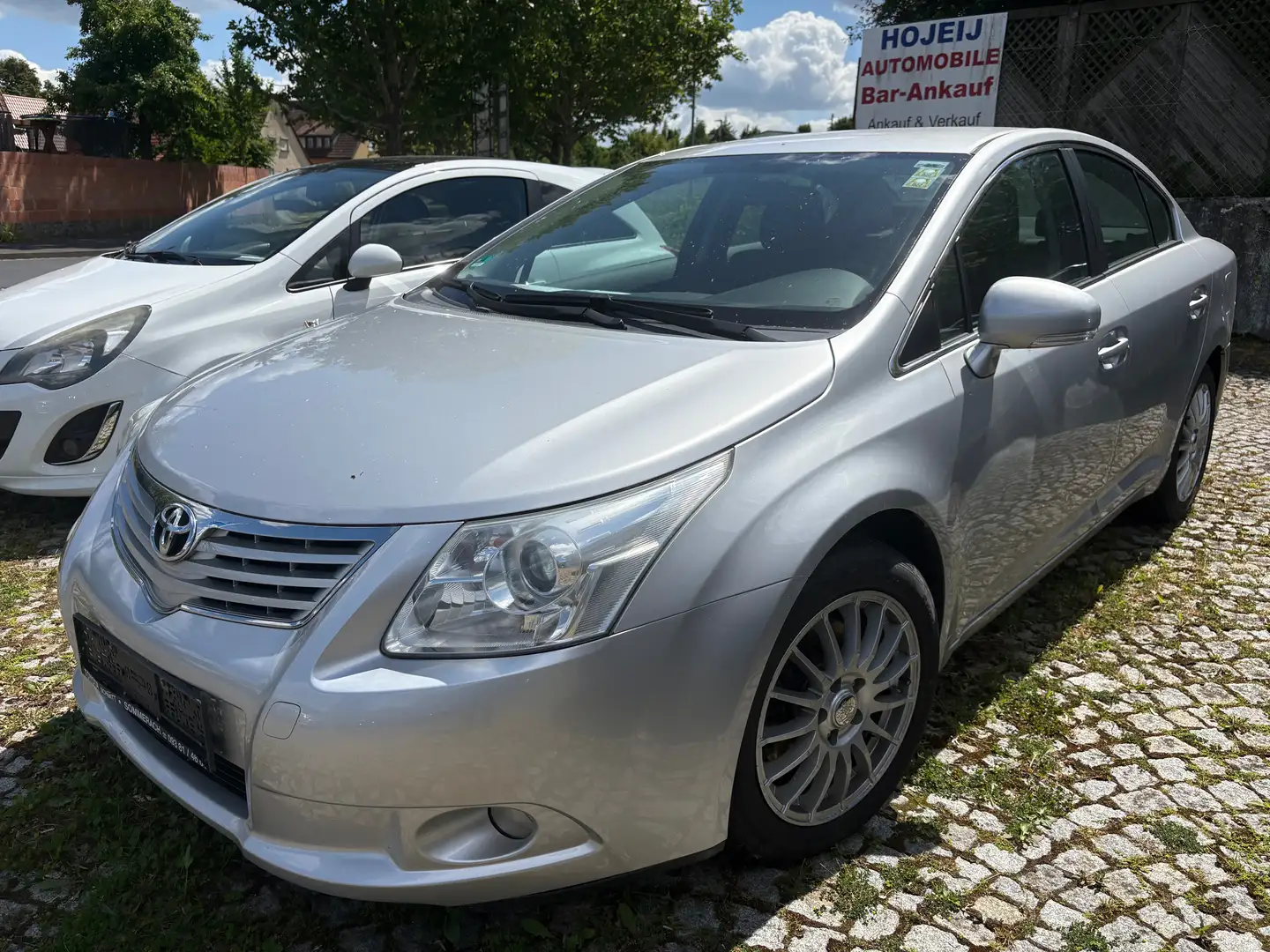Toyota Avensis Avensis Limousine *1.Hand *Rückfahrkamera Stříbrná - 1