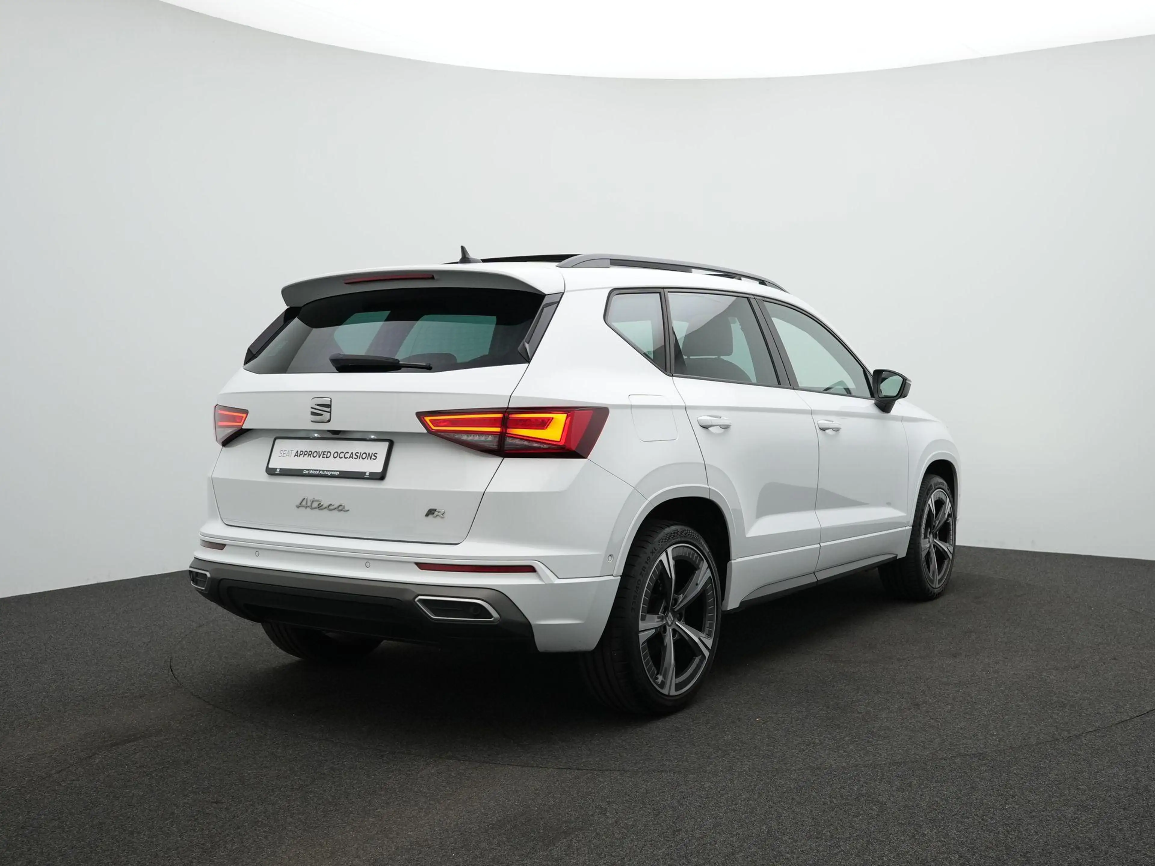 SEAT Ateca 1.5 TSI 150PK DSG FR Business Intense | Panoramada — photo 5