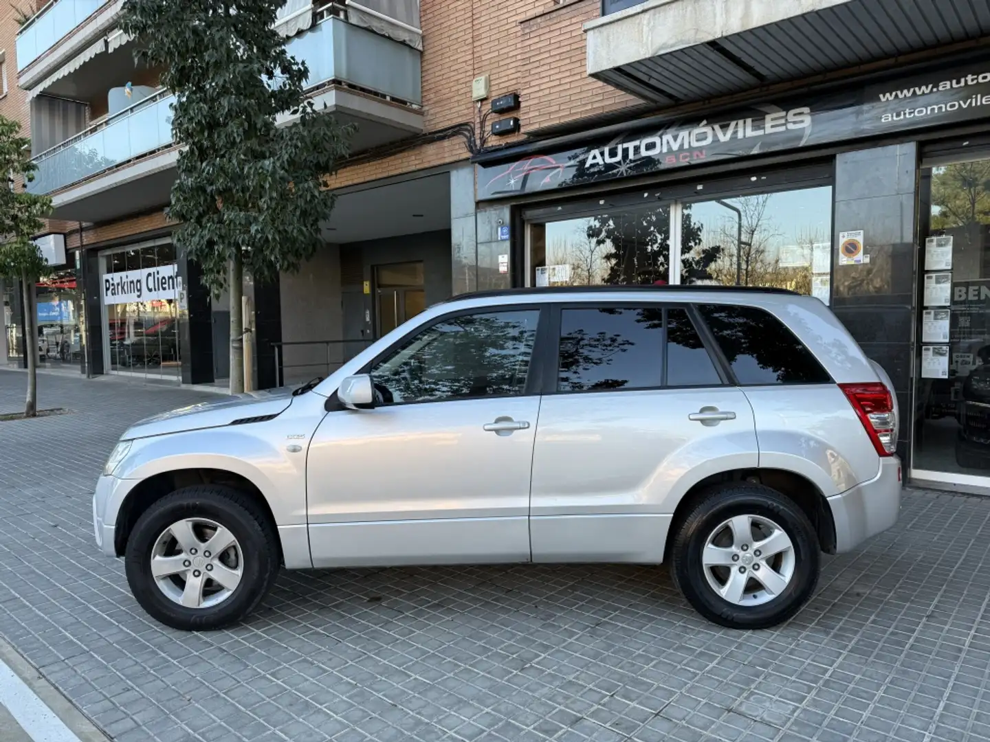 Suzuki Grand Vitara 1.9DDiS JLX Gris - 2