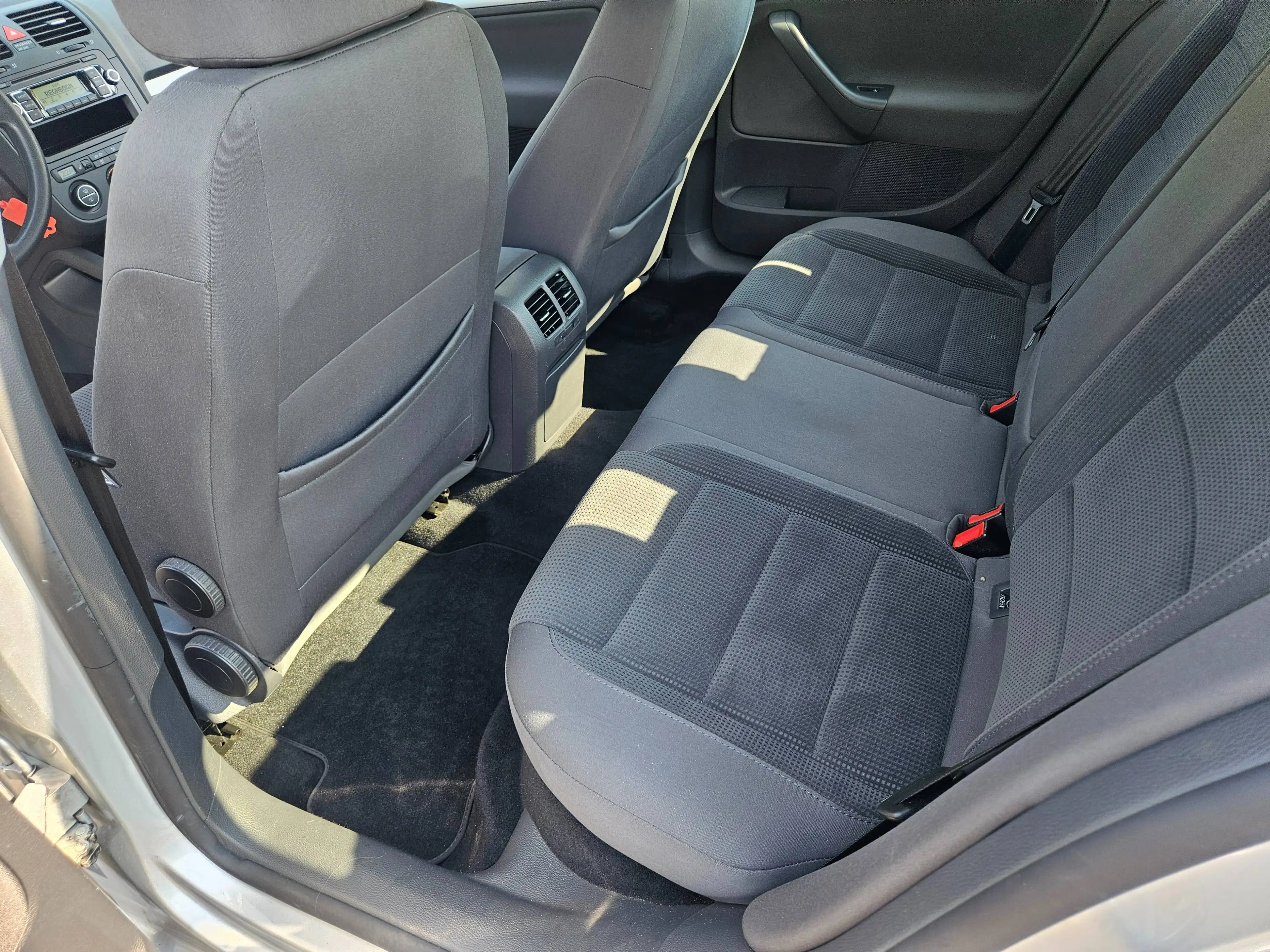 Volkswagen Jetta Comfortline - 1. Hand - Scheckheftgepflegt bei VW — photo 11