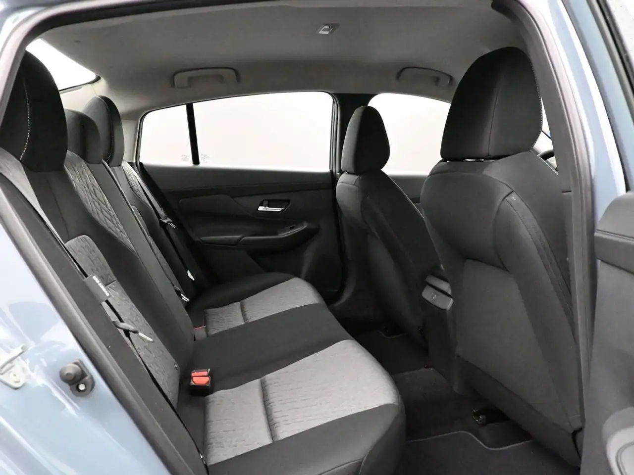 Nissan Sentra снимка Nissan Sentra