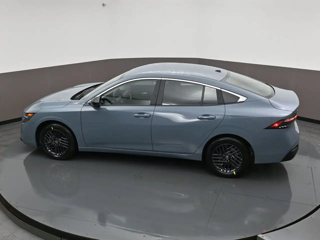 Nissan Sentra снимка Nissan Sentra