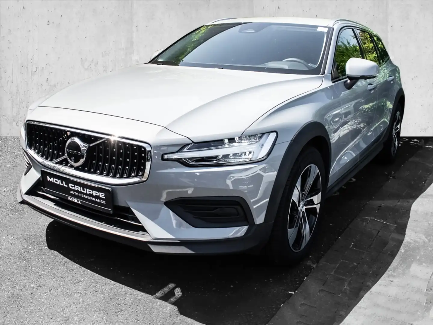 Volvo V60 Cross Country B4 (Diesel) AWD Plus Grigio - 2