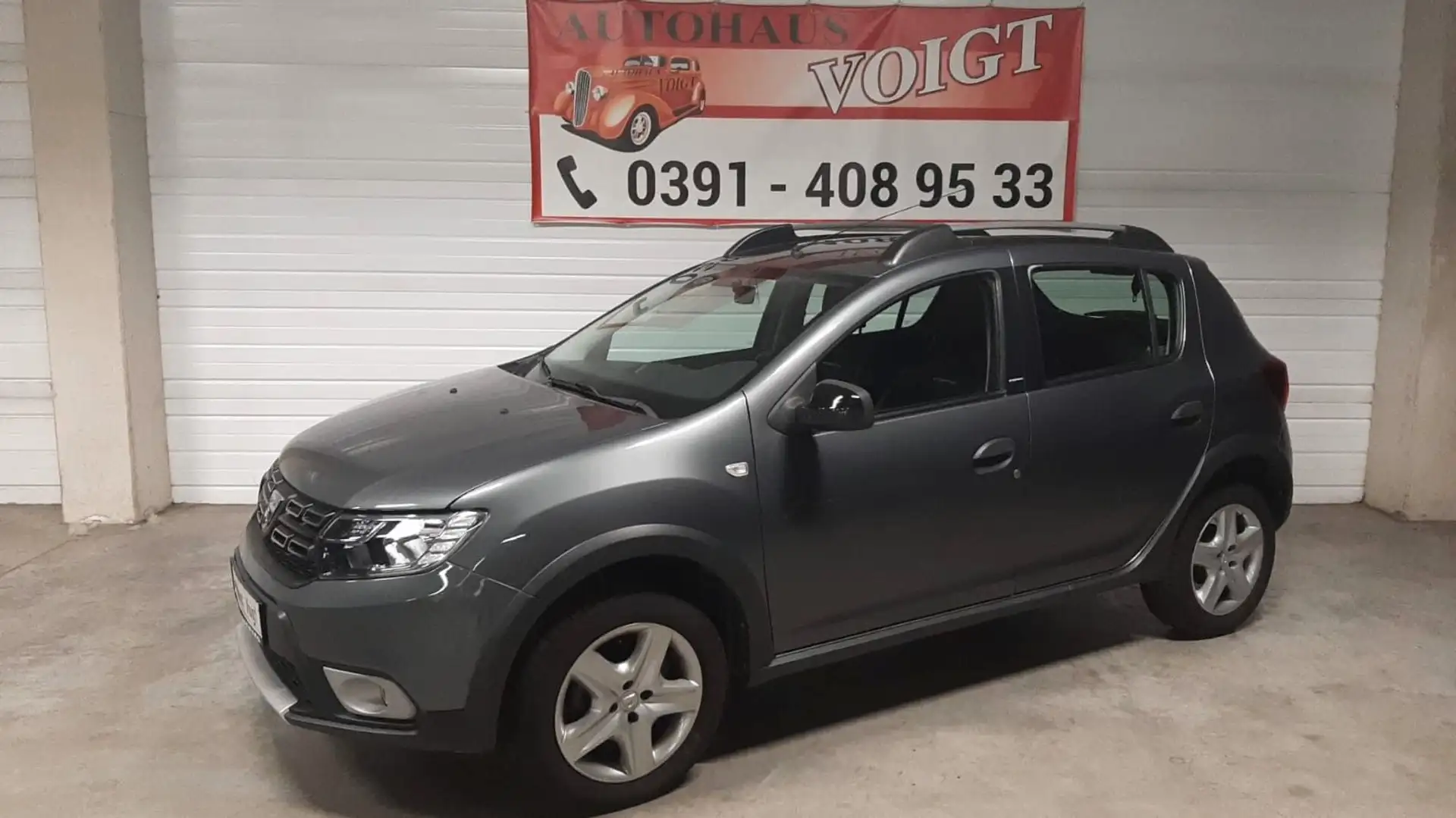 Dacia Sandero II Stepway Celebration Grau - 1