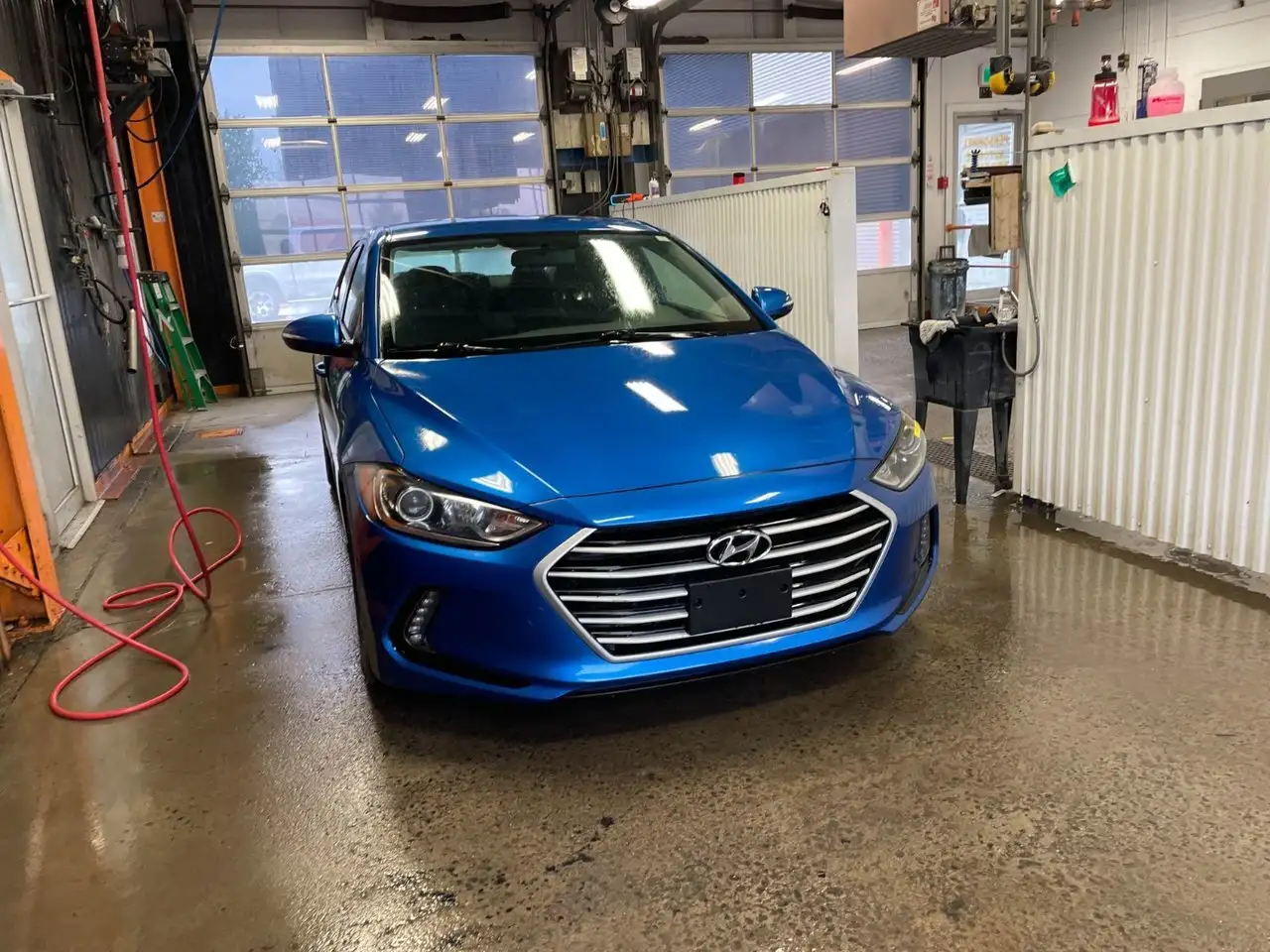 Hyundai ELANTRA снимка Hyundai ELANTRA