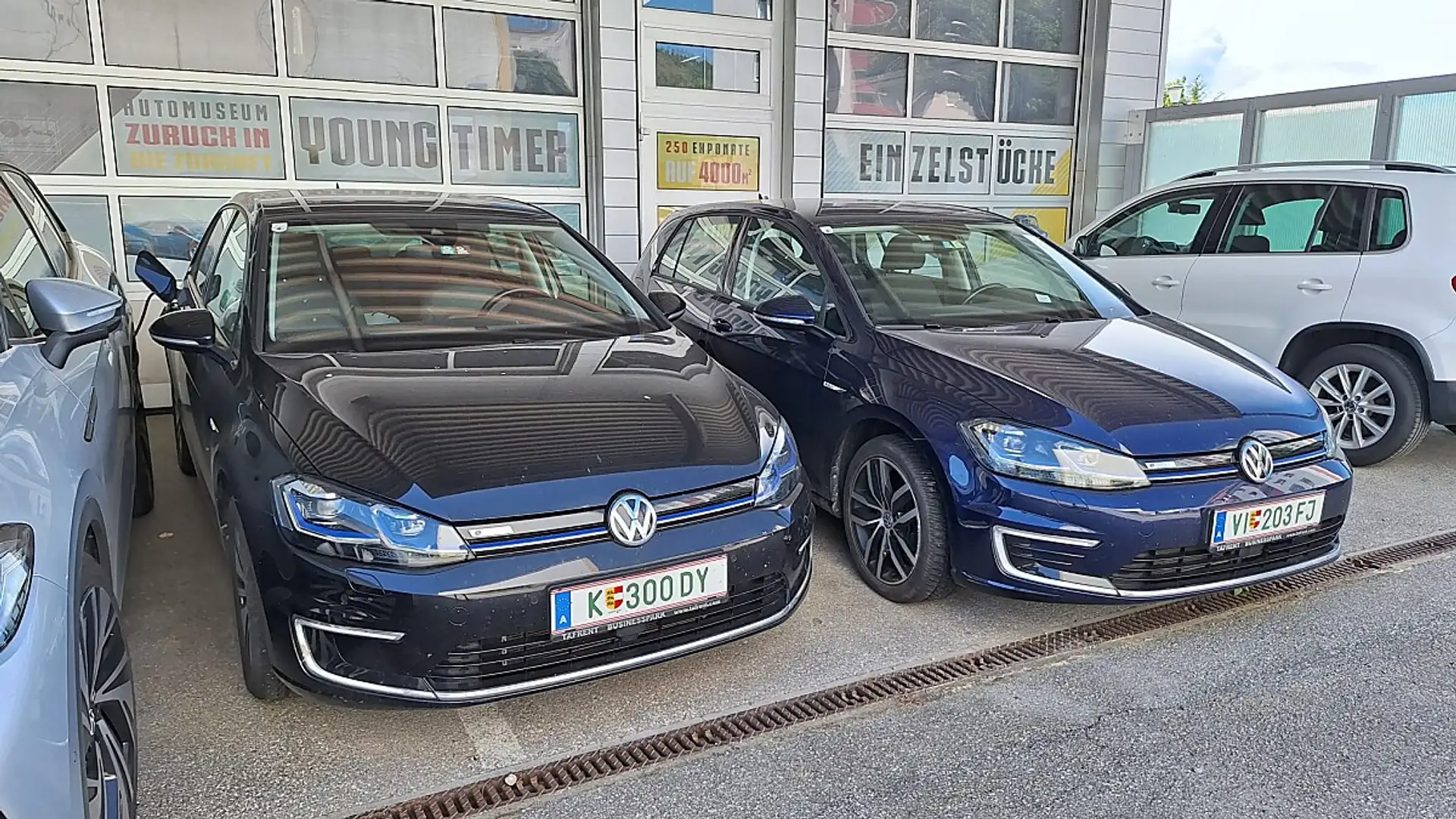 Volkswagen e-Golf mit Wärmepumpe und Navi Schwarz - 1