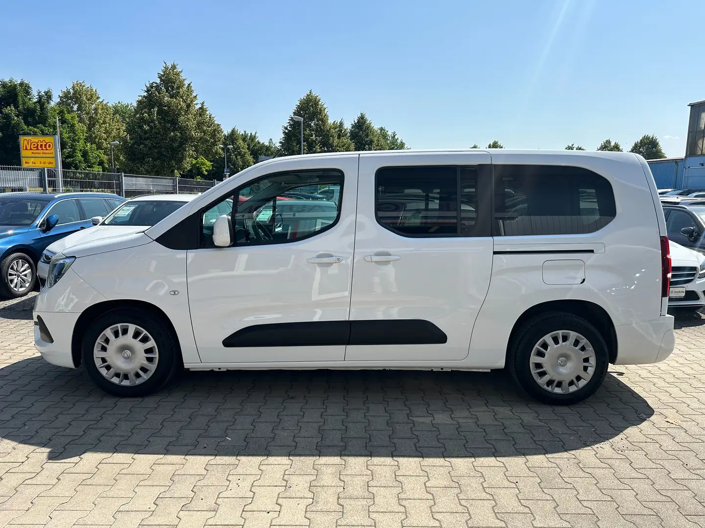 Opel Combo Life 1.5D Maxi/Lang*AHK*Klima*Parkpilot*2xSchiebet Weiß - 2