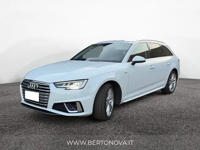 Audi A4 view 7