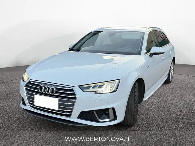 Audi A4 view 6