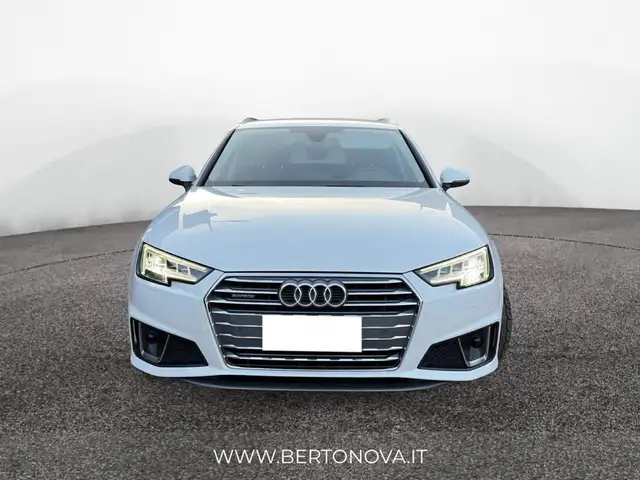 Audi A4 view 5