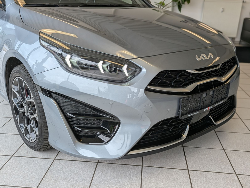 Kia Ceed SW / cee'd SW 1.5 GT-Line SW LED JBL Cam 7J — photo 9