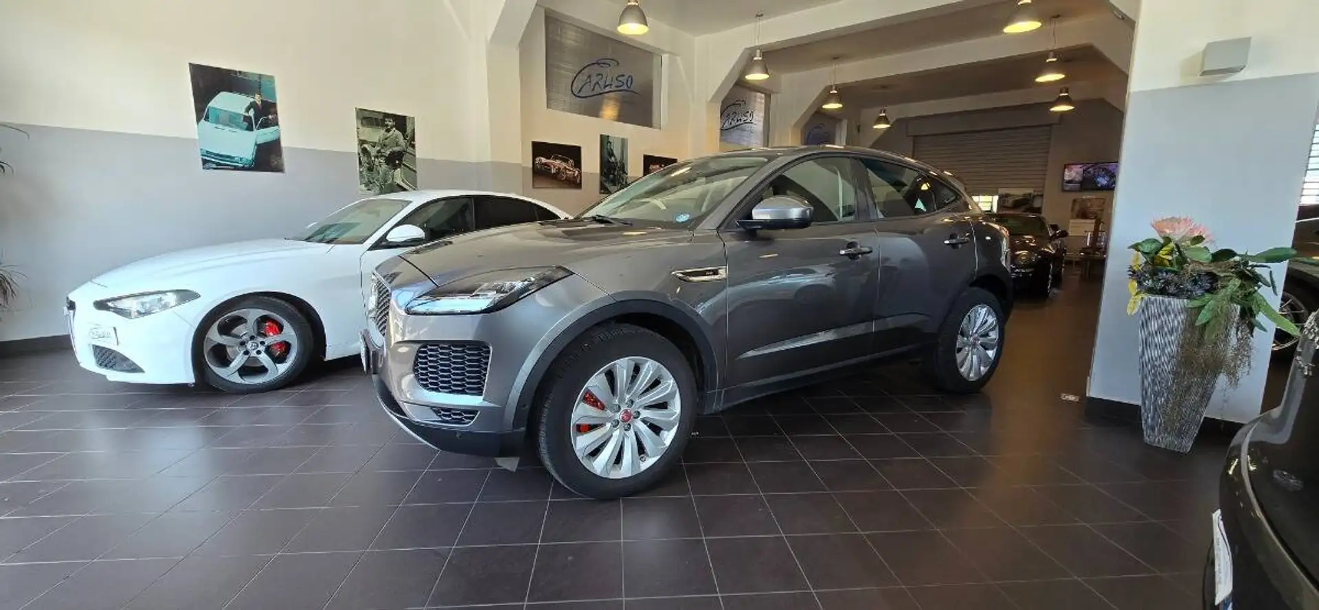 Jaguar E-Pace 2.0d i4 SE  240cv motore nuovo*garanzia 24 mesi* Grigio - 1