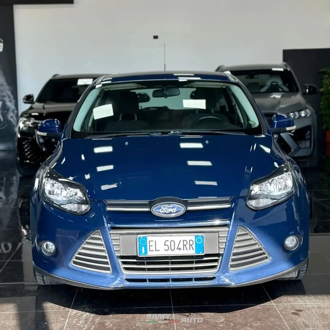 Ford Focus Focus 5p 1.6 tdci Titanium 95cv Azul - 1